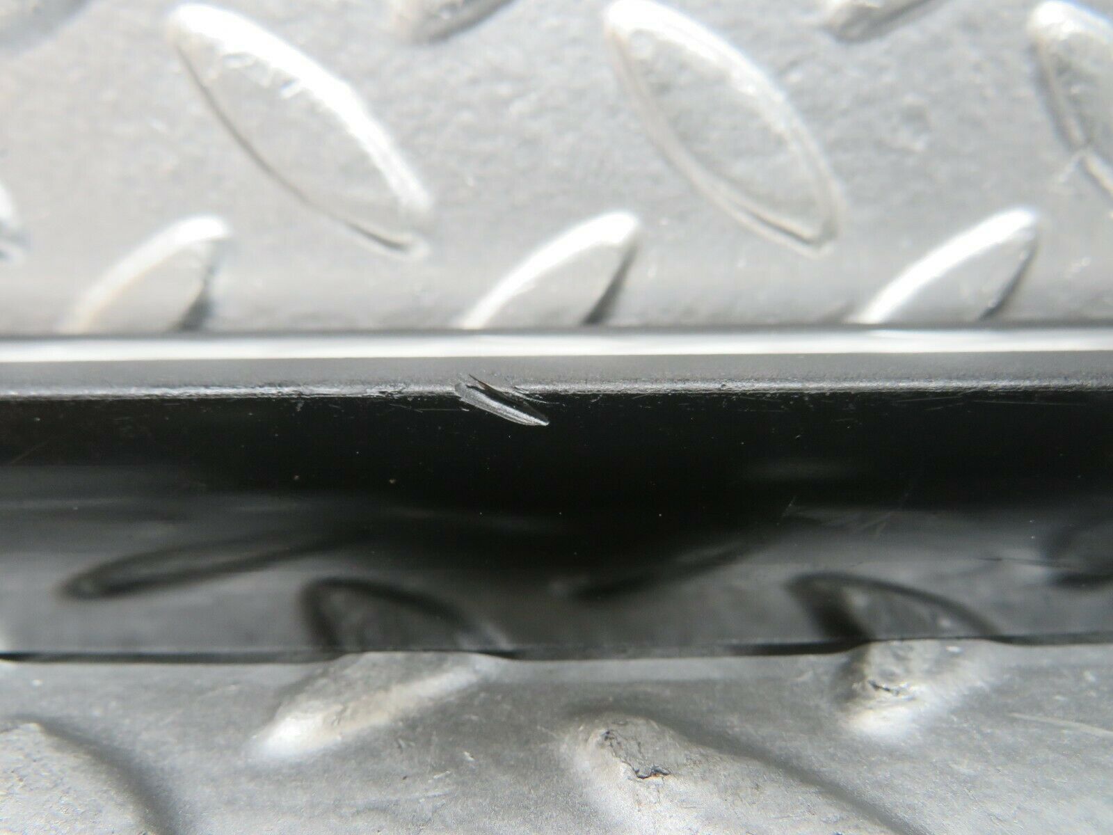 23189 Mercedes-Benz W116 350SE Front Left Fender Wing Centre Moulding Trim