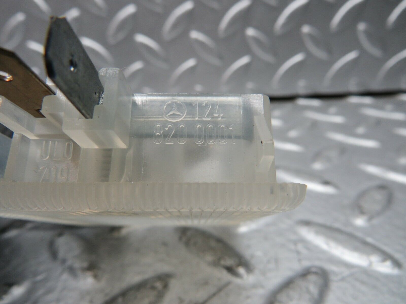 21911 Mercedes-Benz W124 Glove Box Light 1248200001