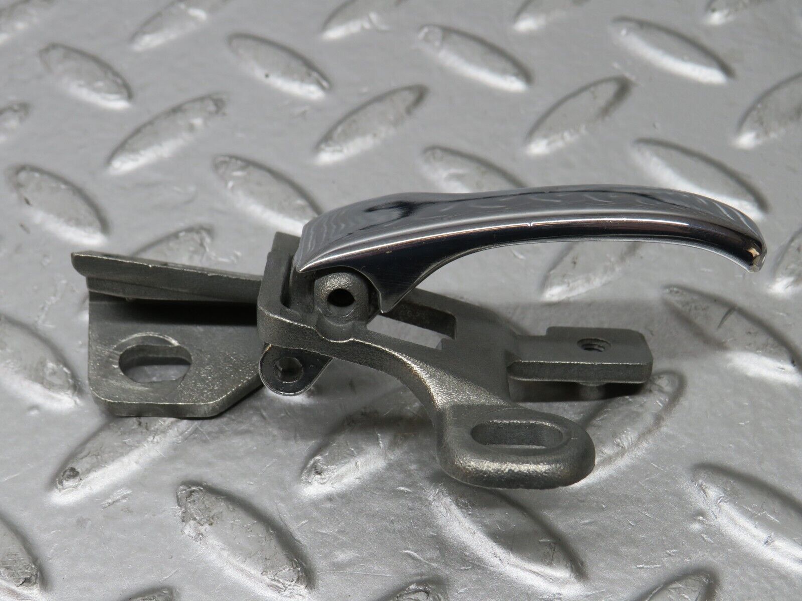 32202 Mercedes-Benz W123 230E Left Door Opener Door Handle 1237600161