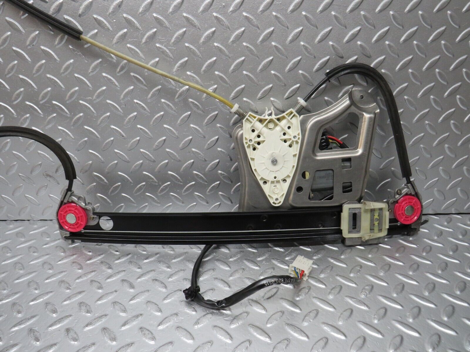 32288 Mercedes-Benz W220 S430 Front Left Window Regulator Siemens 2208200715