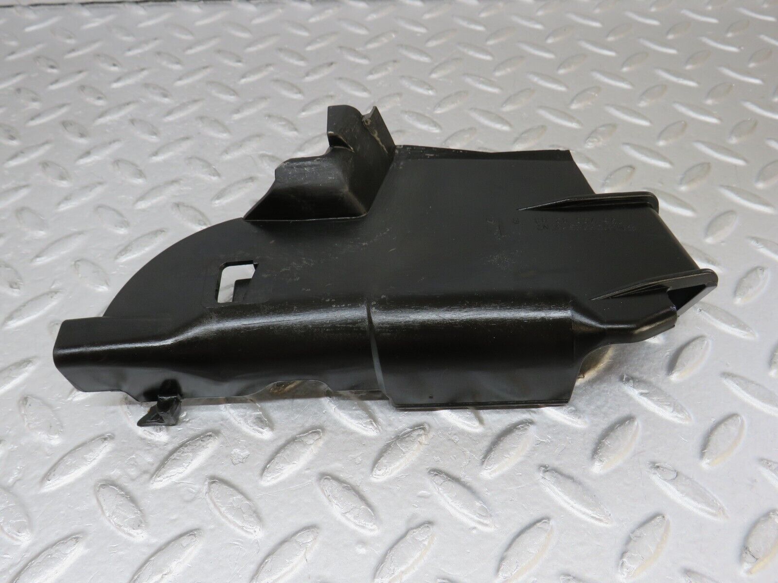 36035 Mercedes-Benz W126 420SE Front Left Door Lock Inner Cover 1267230308