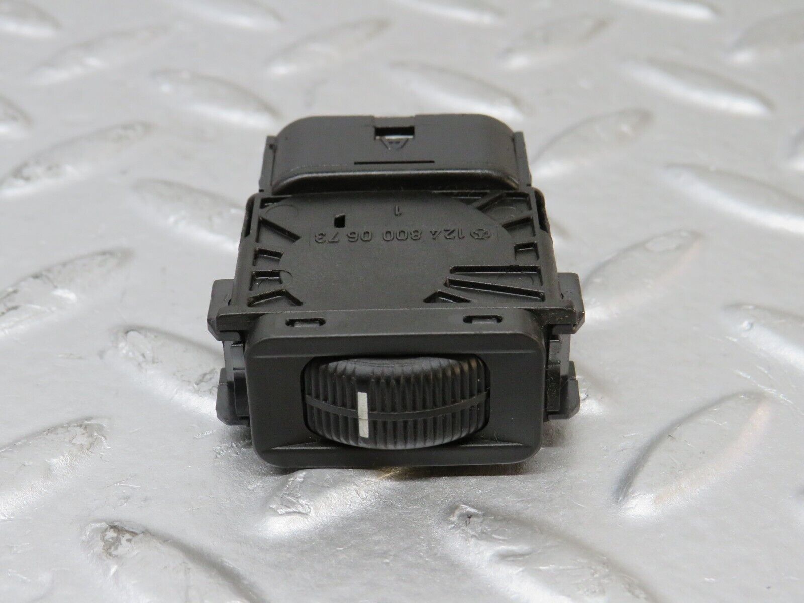 37918 Mercedes-Benz A124 320E Cabriolet Headlight Level Switch 1248000673