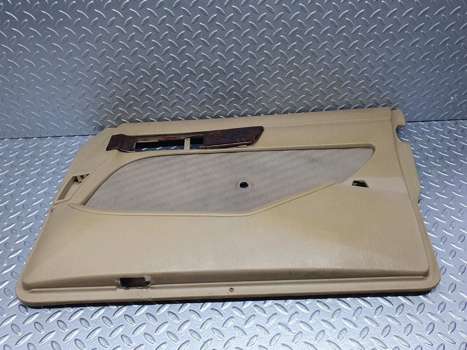 41118 Mercedes-Benz W126 300SE Front Right Door Card Beige 1267270270