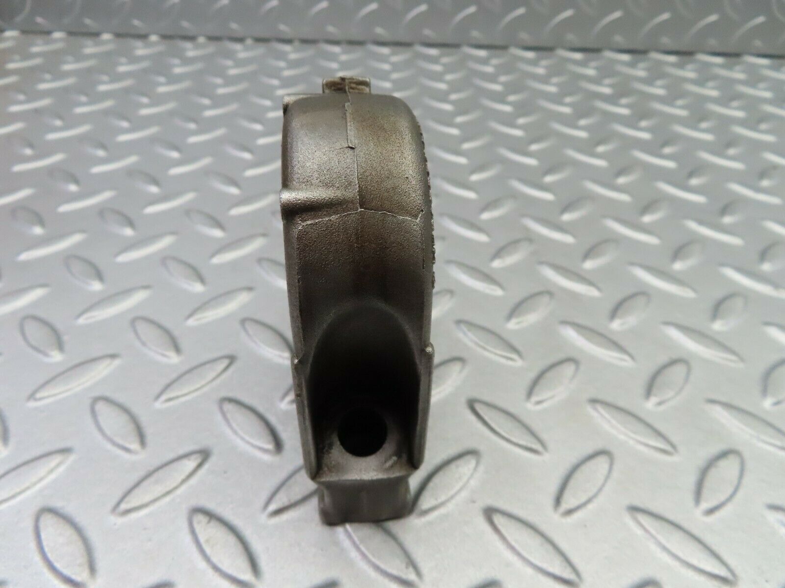 6297 Mercedes-Benz W126 380SE Camshaft Bearing Tower 1160514612