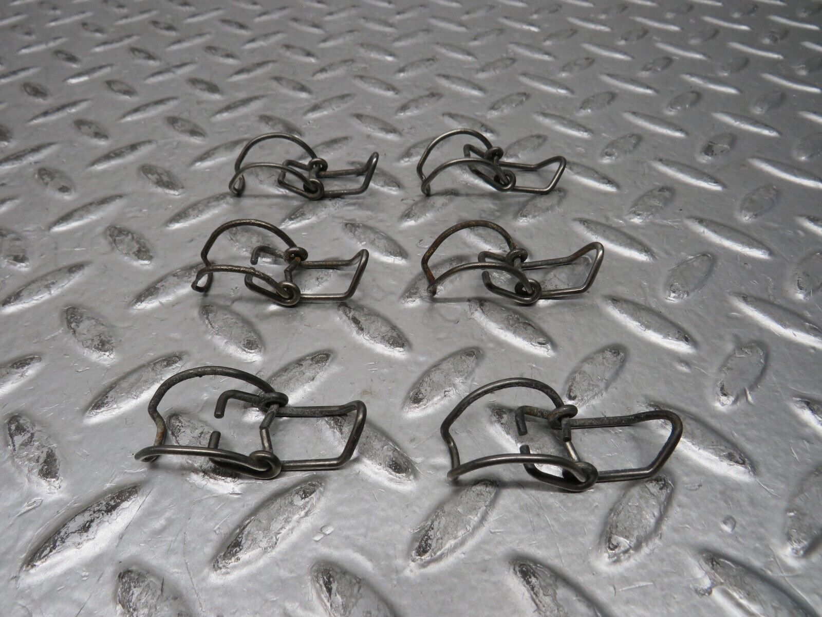 28851 Mercedes-Benz W123 230E Air Filter Box Housing Clip Set 6x