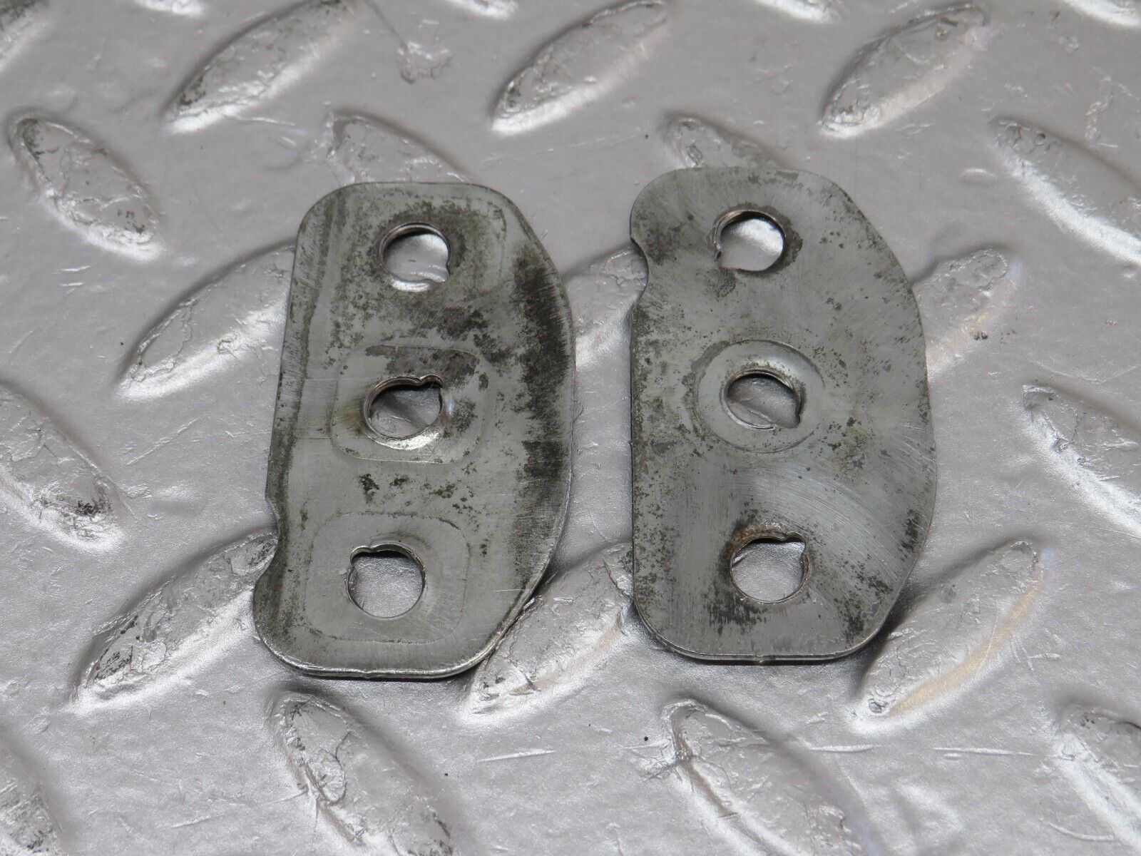 33371 Mercedes-Benz W202 C180 Front Door Hinge Left