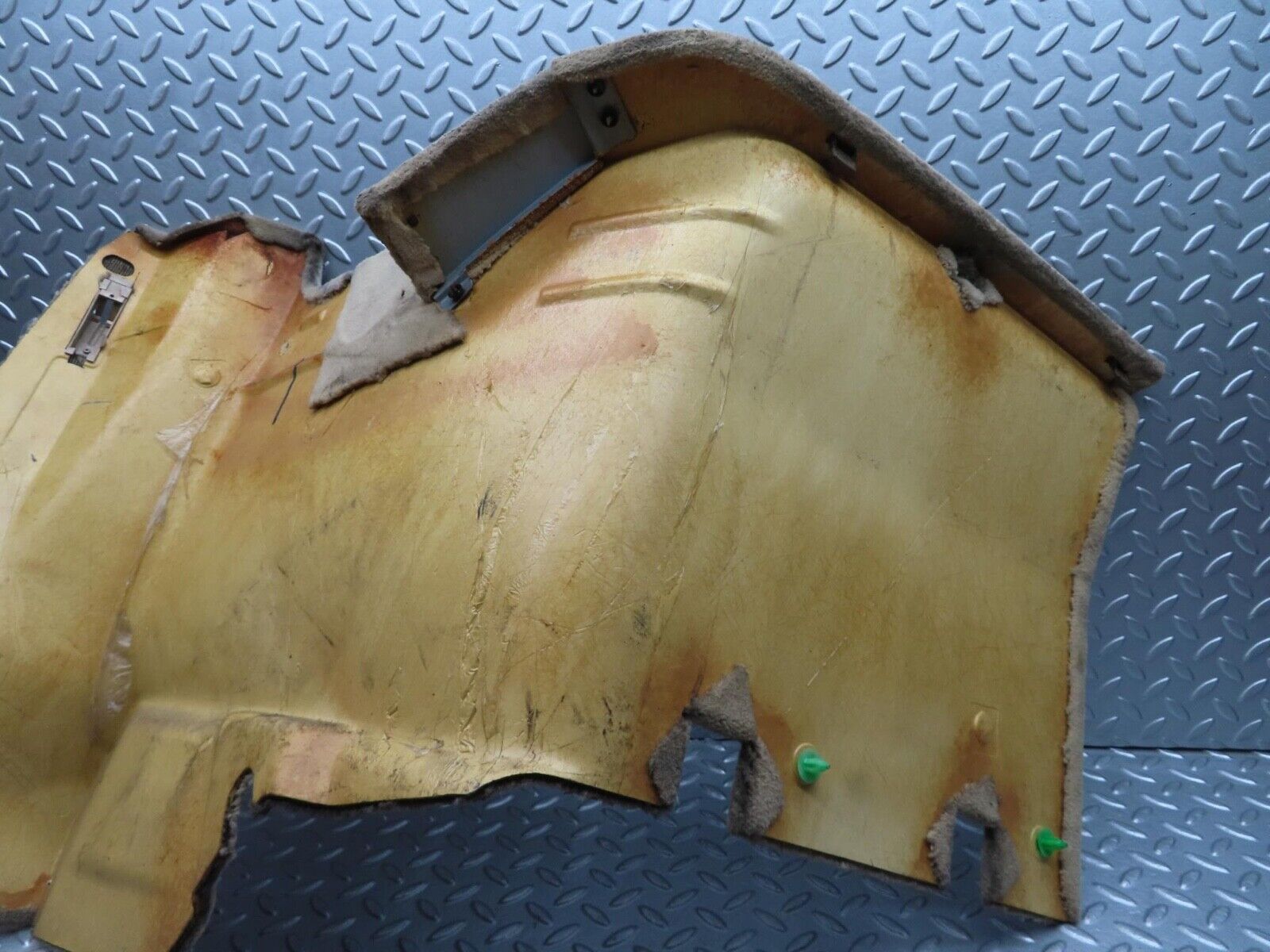 11855 Mercedes-Benz R129 300SL Coupe Rear Left Carpet Wall Beige