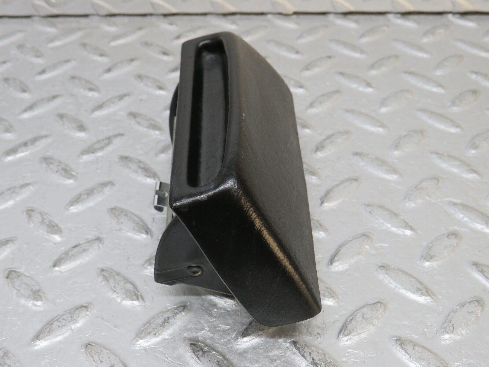37913 Mercedes-Benz A124 320E Cabriolet Centre Console Rear Ashtray