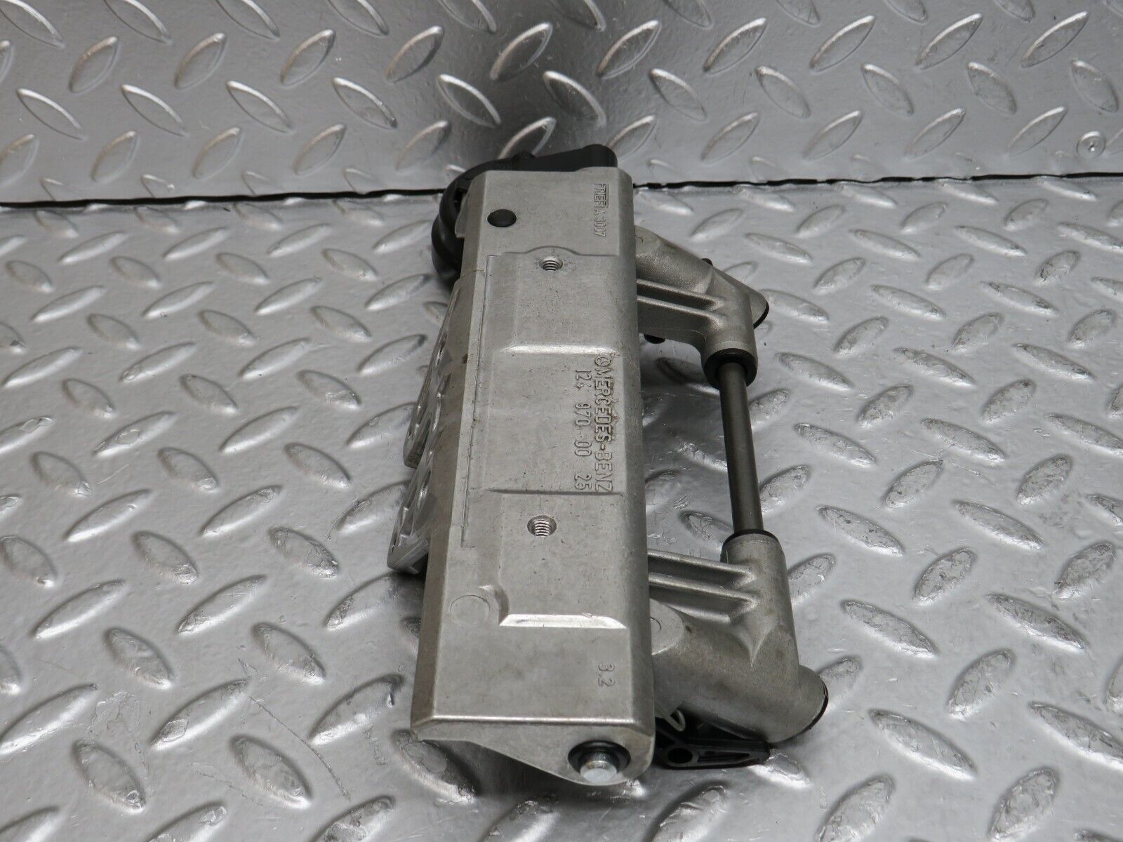 29382 Mercedes-Benz W124 230E Headrest Folding Mechanism 1249700025