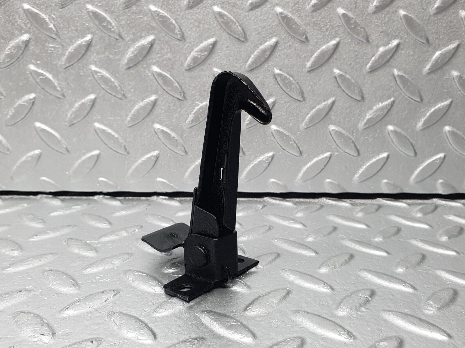 40775 Mercedes-Benz W111 220S Bonnet Safety Latch