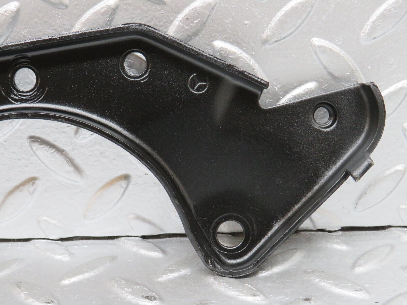 31787 Mercedes-Benz W201 190LE 1.8L Alternator Generator Holder Bracket