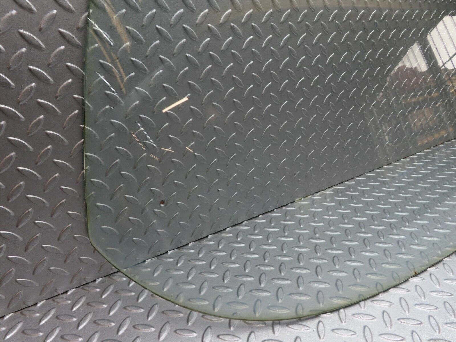 12747 Mercedes-Benz W111 220SE Front Windscreen Glass