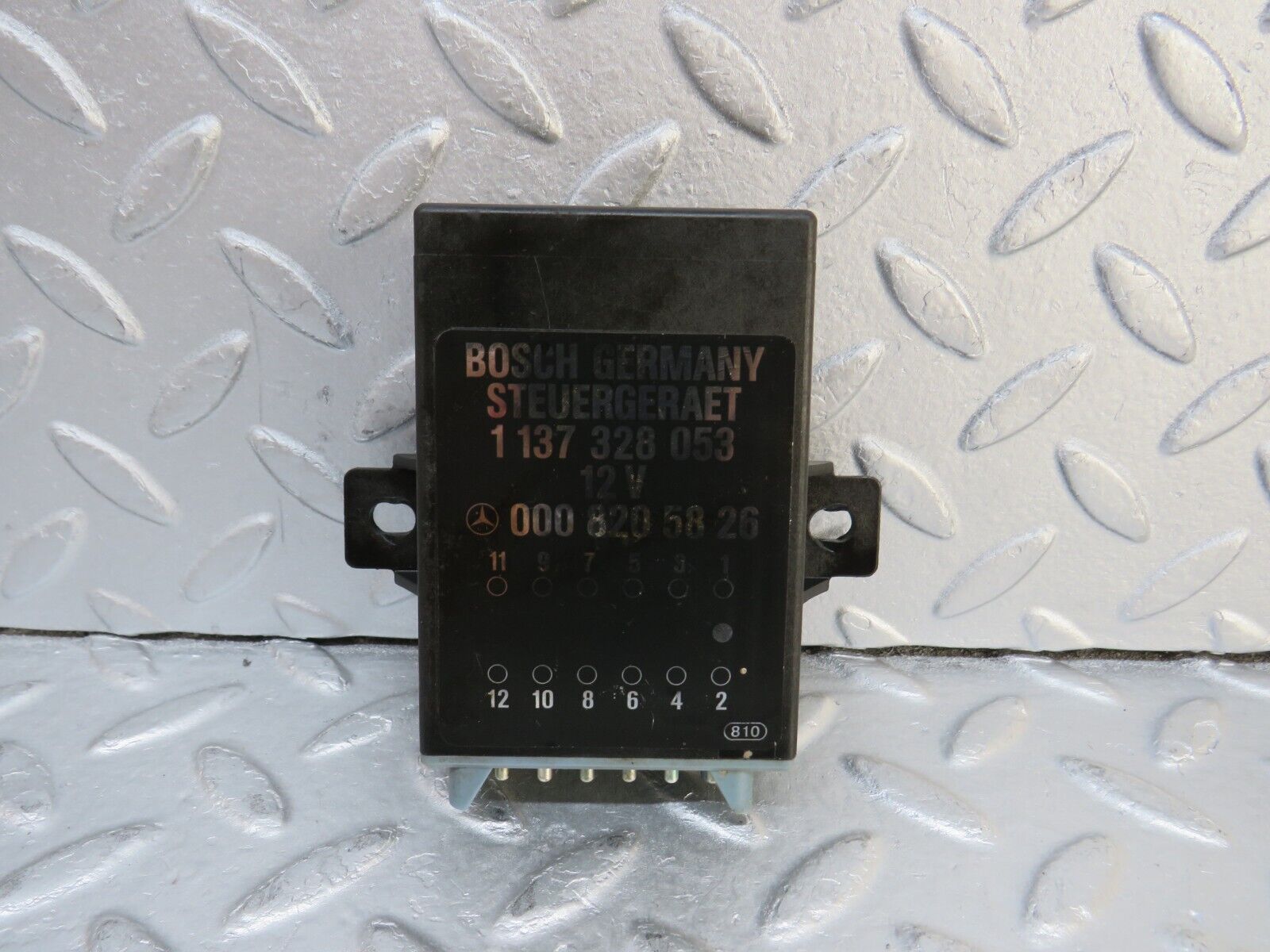 37005 Mercedes-Benz C126 420SEC Coupe Seat Belt Presenter Relay 0008205826 113732805