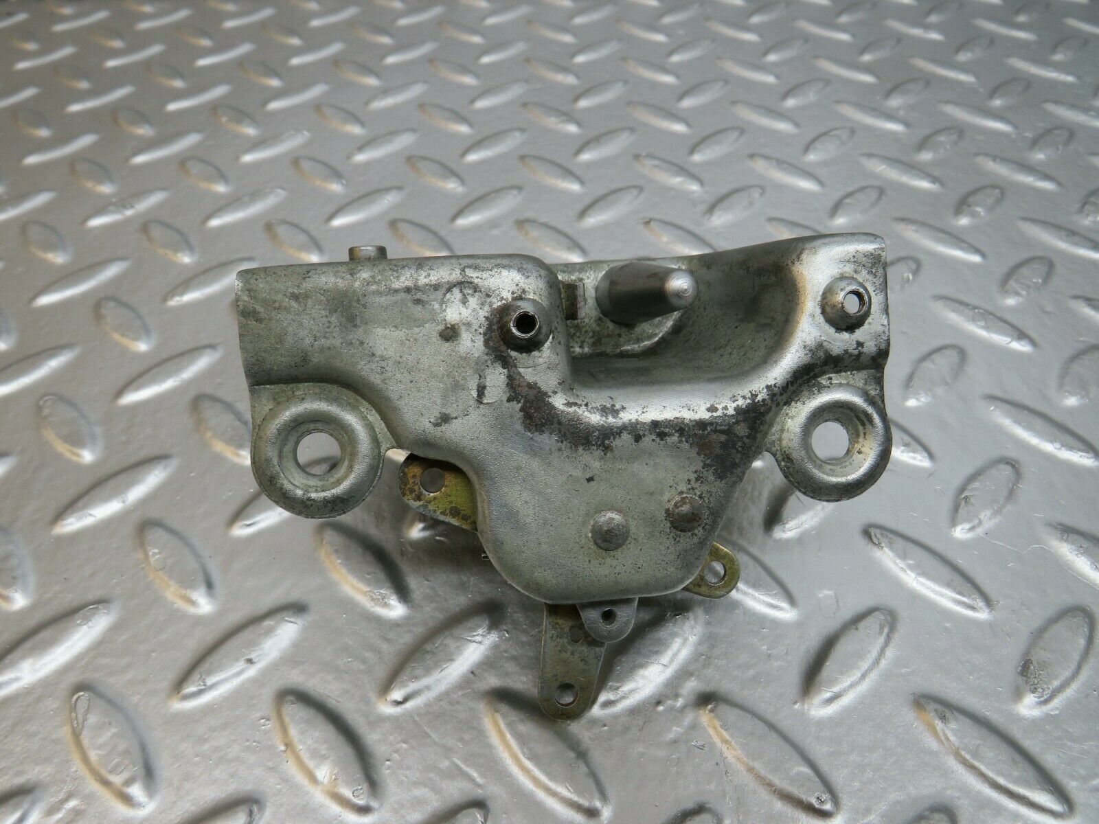 24573 Mercedes-Benz W108 Rear Left Door Lock Mechanism