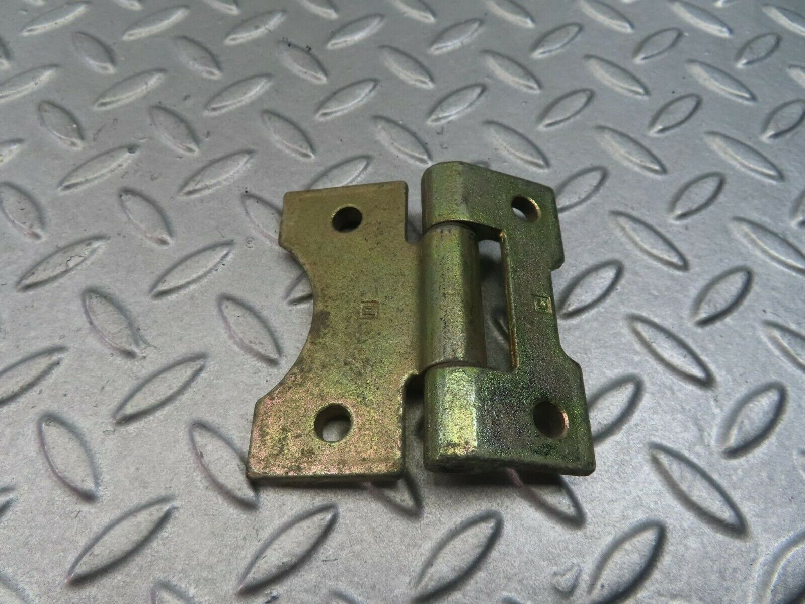 8261 Mercedes-Benz W123 Door Hinge 1237200037