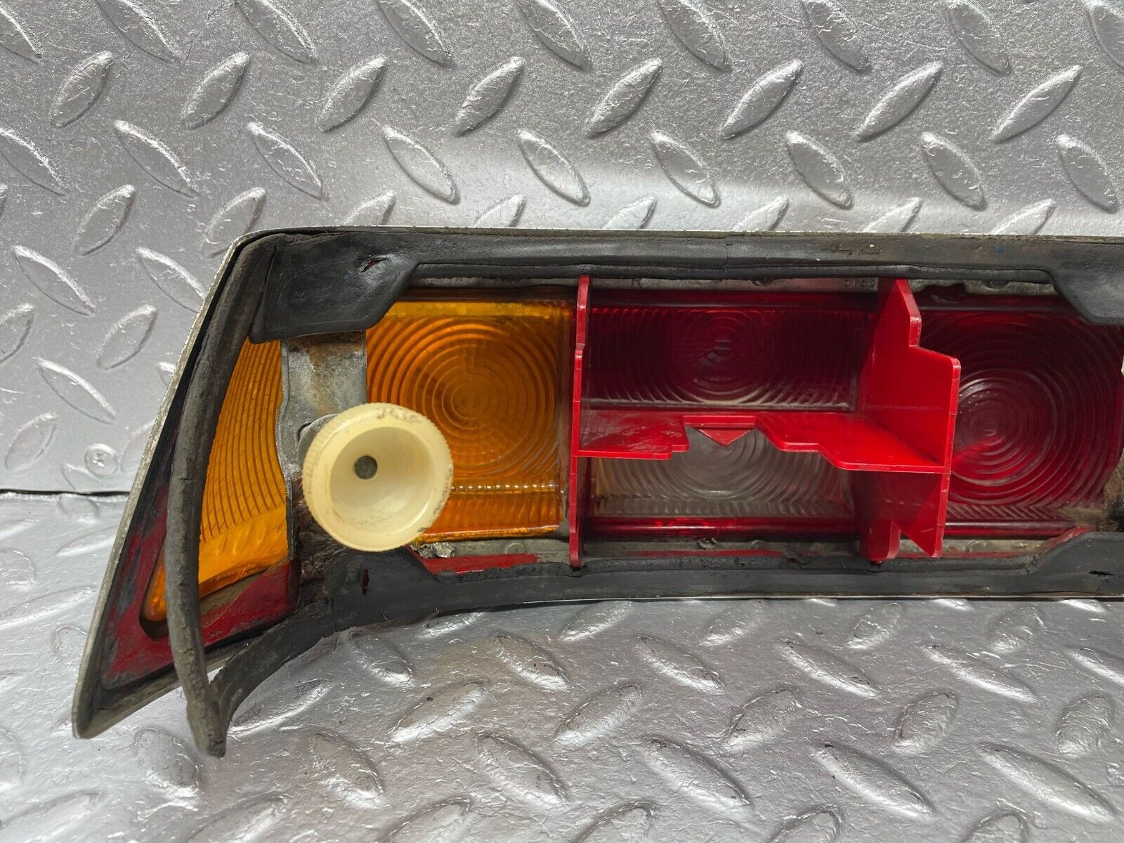 40342 Mercedes-Benz W110 230 Tail Light Lens Right Side Hella BS2516 Gr1