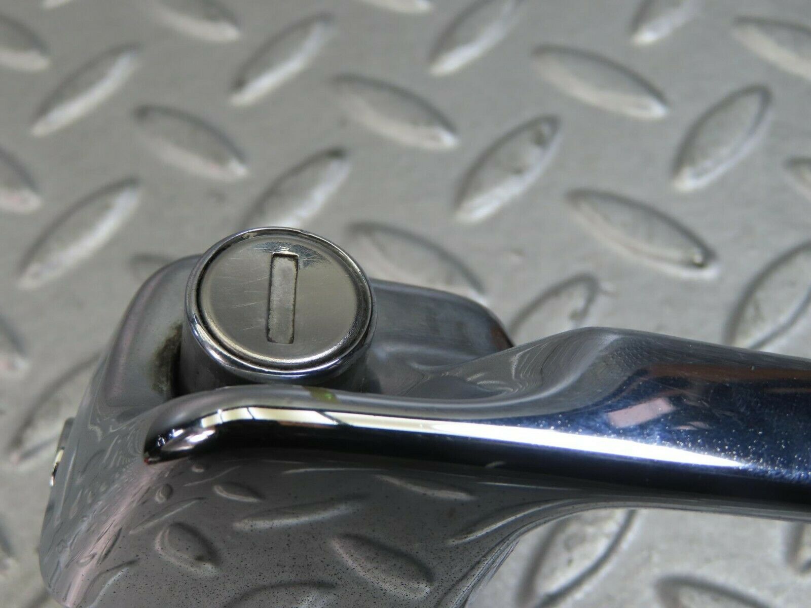 8787 Mercedes-Benz W115 Chrome Door Handle Front Left No Key 1157660101