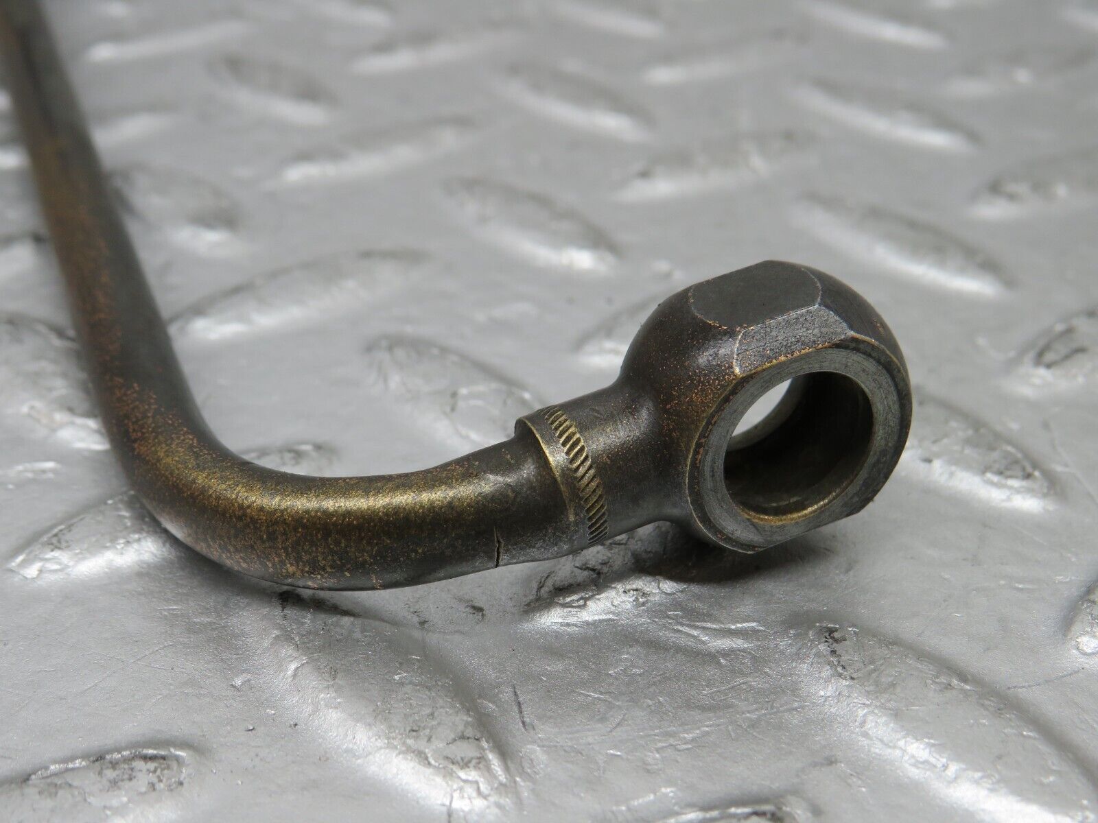 37991 Mercedes-Benz A124 320E Cabriolet Fuel Pipe Line