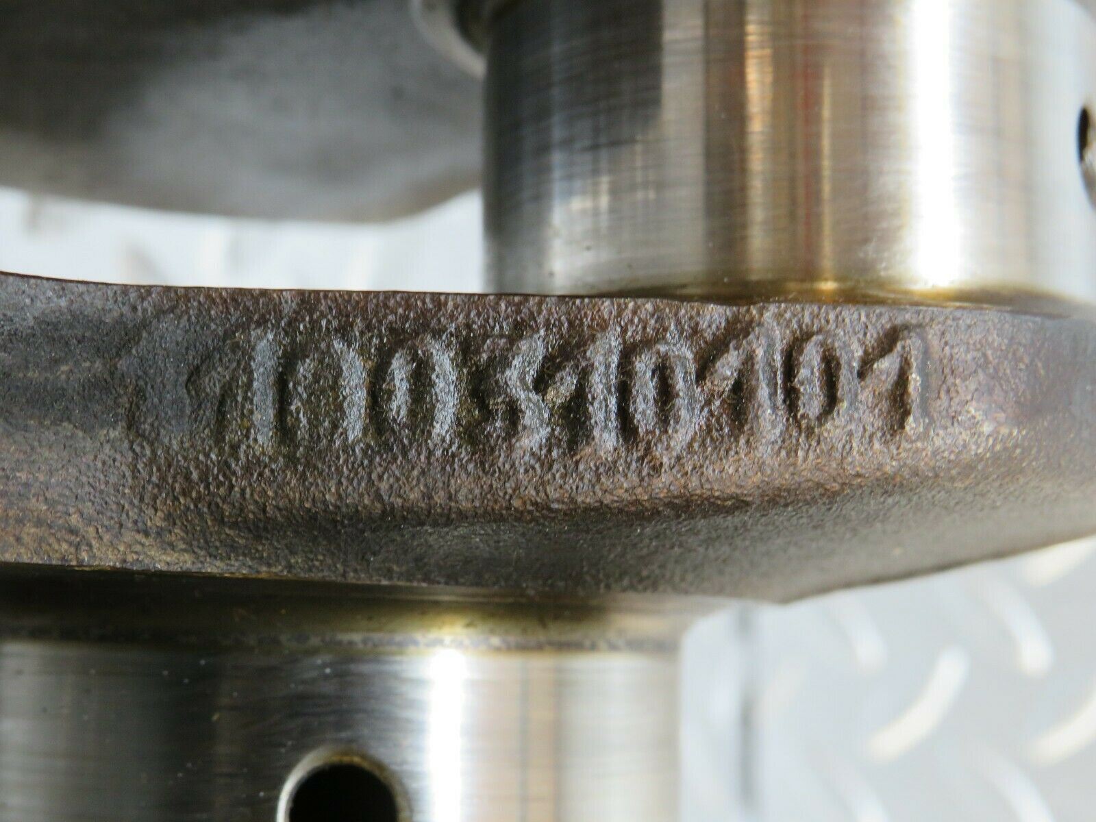 23678 Mercedes-Benz W114 280E Crankshaft 1100310101