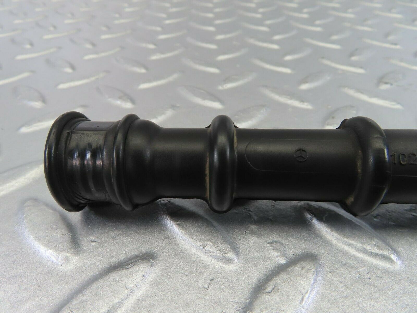 10064 Mercedes-Benz C123 230CE Coupe Air Intake Pipe 1020940282