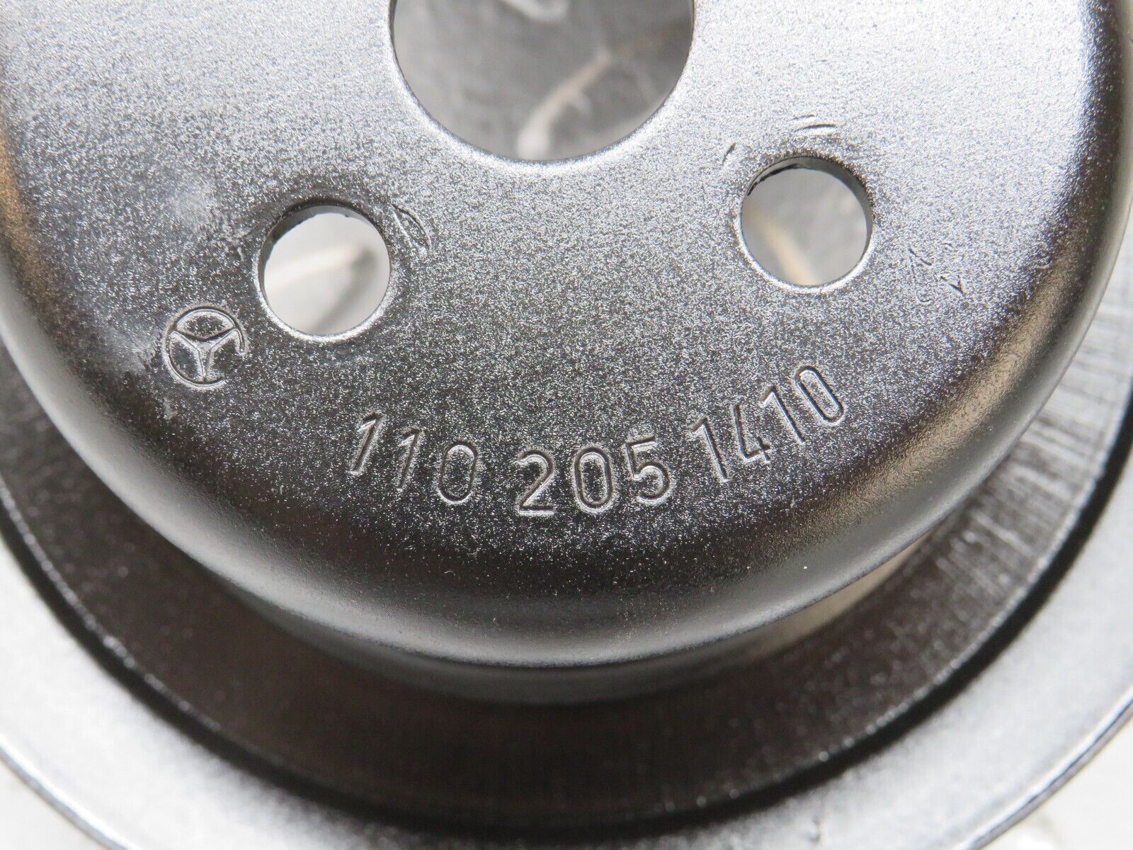 27393 Mercedes-Benz W123 280E Water Pump Pulley 1102051410
