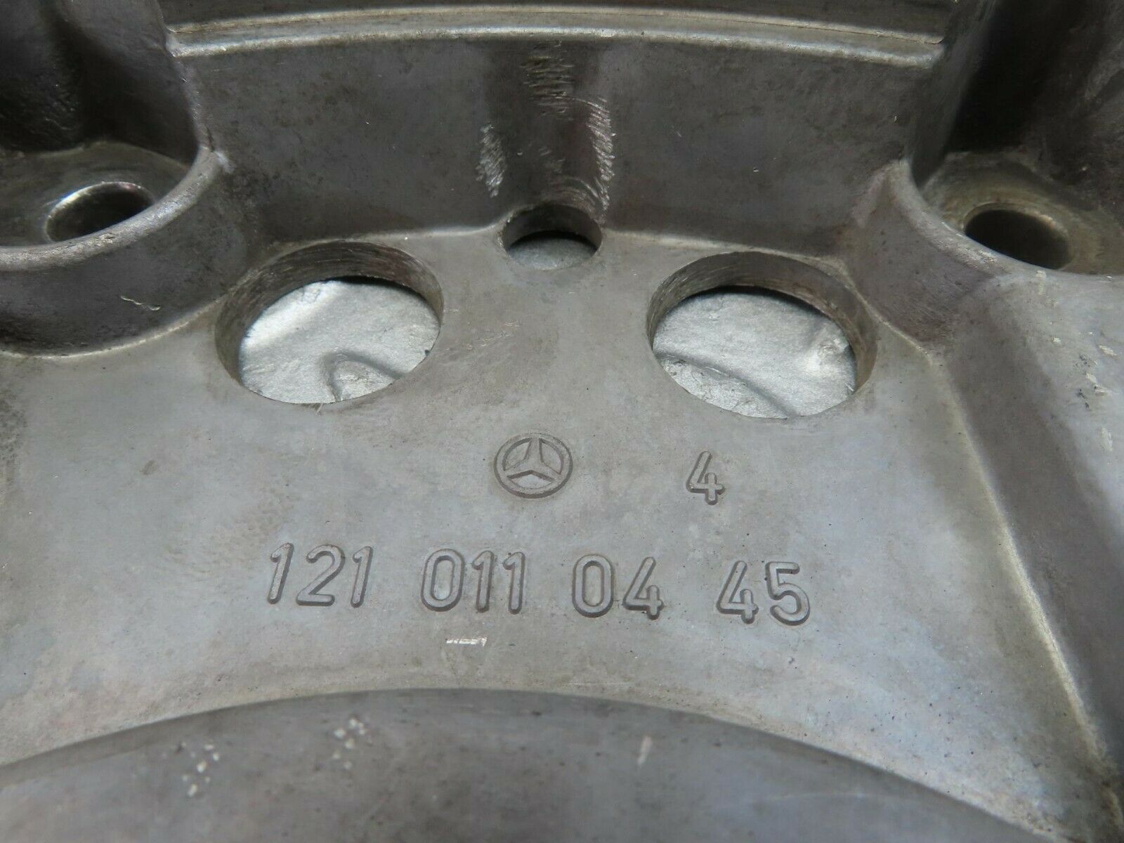 10198 Mercedes-Benz W111 220SE Gearbox Flange 1210110445