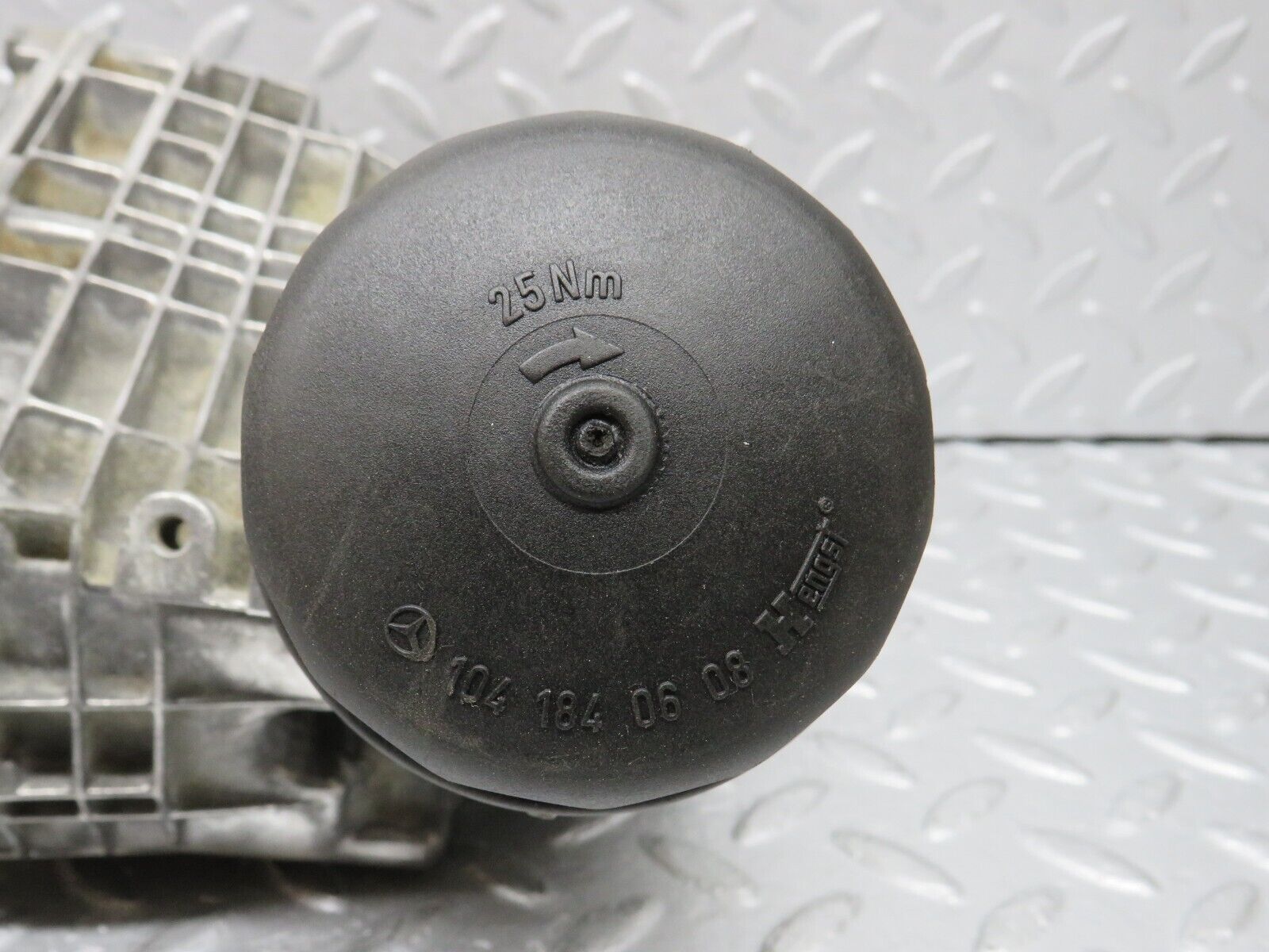 38621 Mercedes-Benz R129 280SL Coupe Oil Filter Housing 1041840608