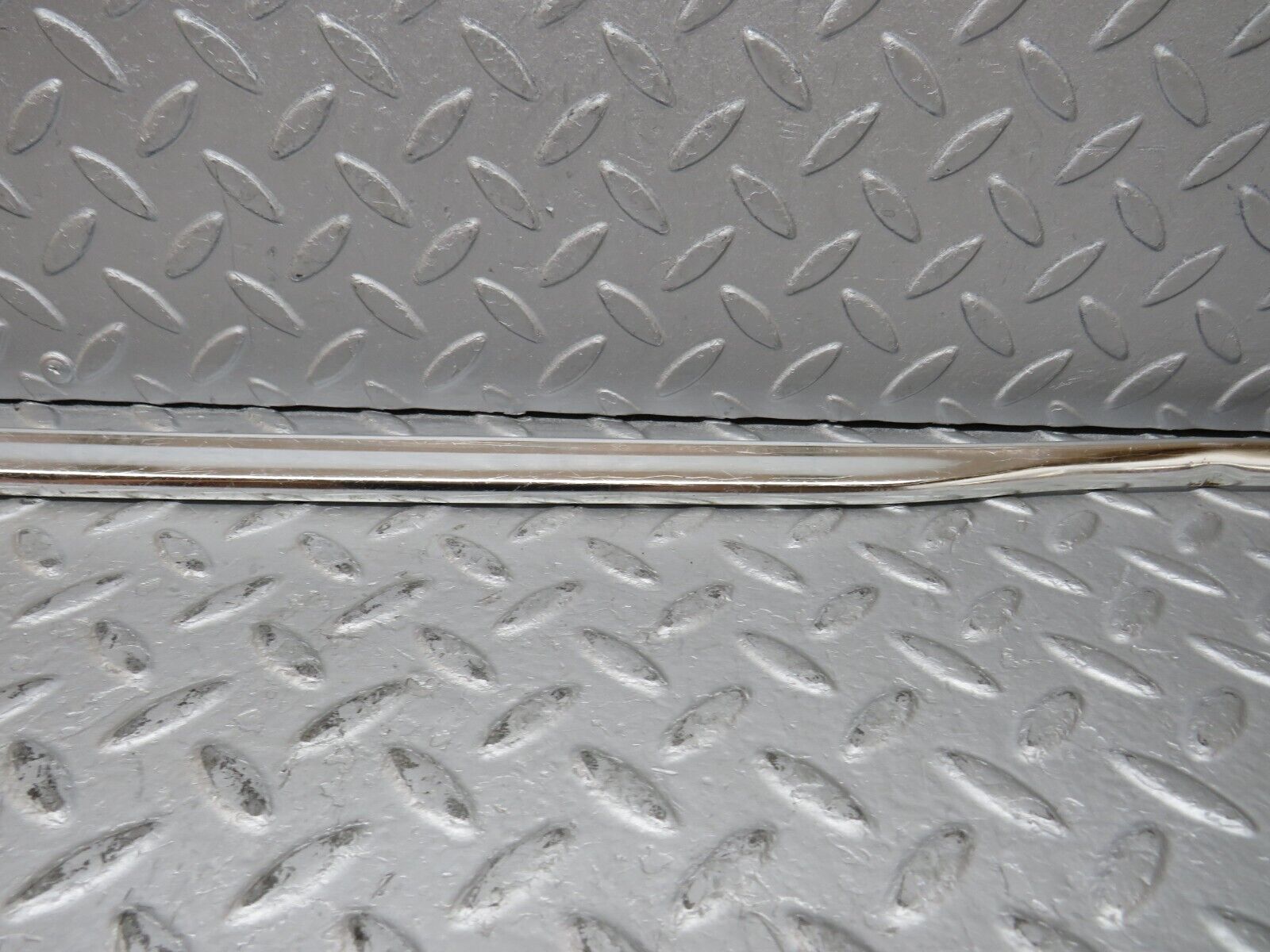 36952 Mercedes-Benz C126 420SEC Coupe Trunk Lid Handle Chrome