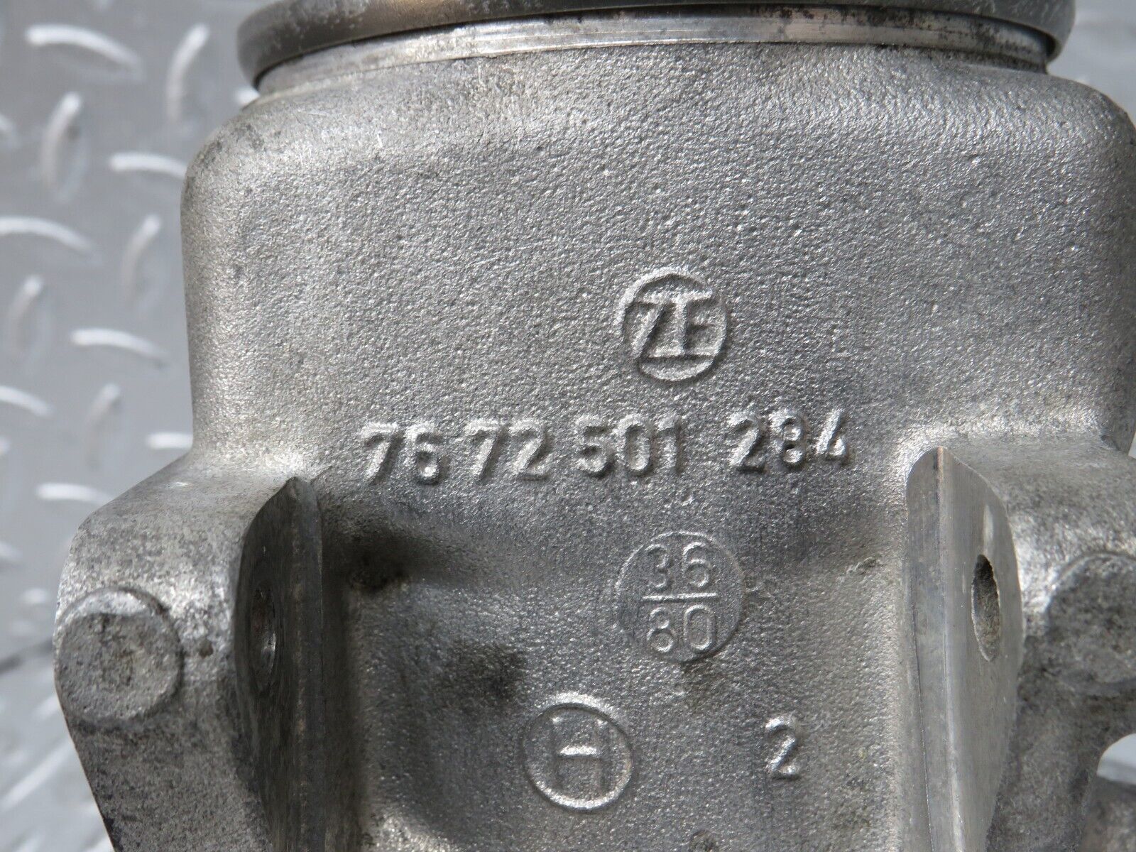 32886 Mercedes-Benz W123 300D Power Steering Pump 1164602480 7672900424