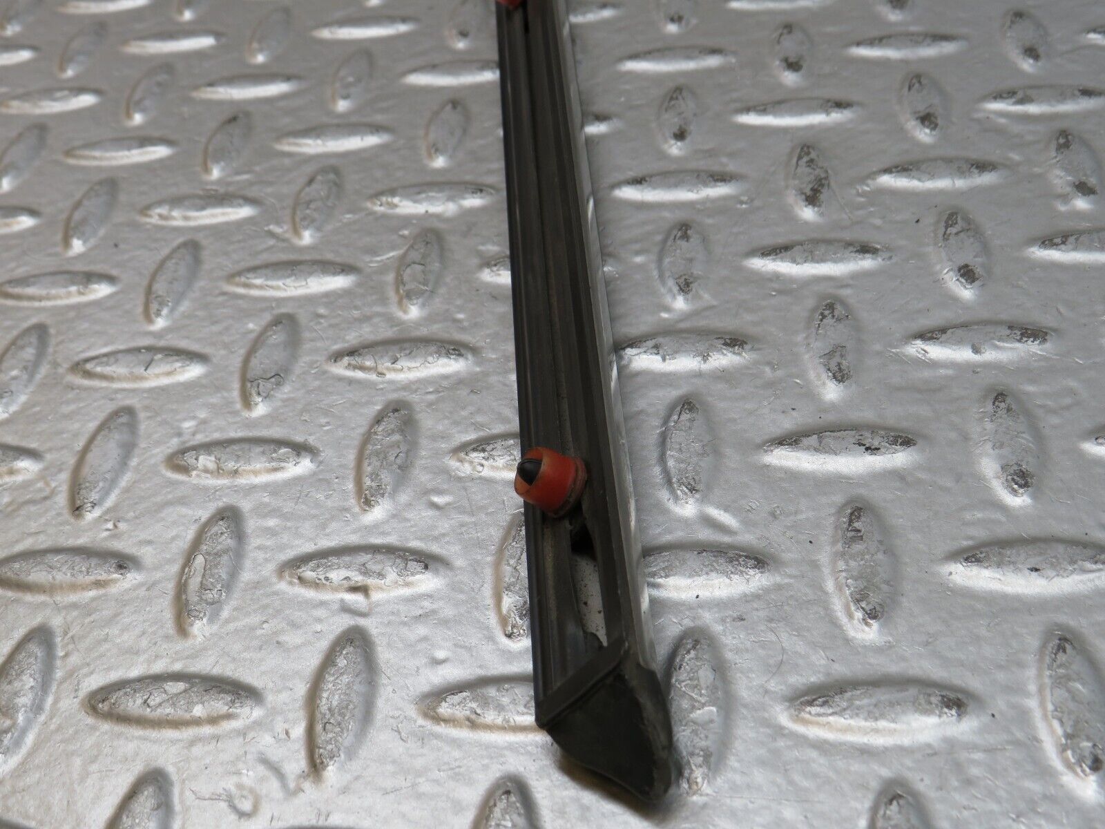 28233 Mercedes-Benz S123 240D Wagon Front Right Fender Wing Centre Moulding Trim