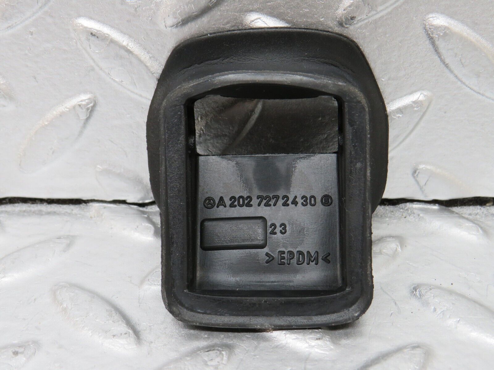 34742 Mercedes-Benz W210 320E Front Door Check Strap Rubber Cover 2027272430