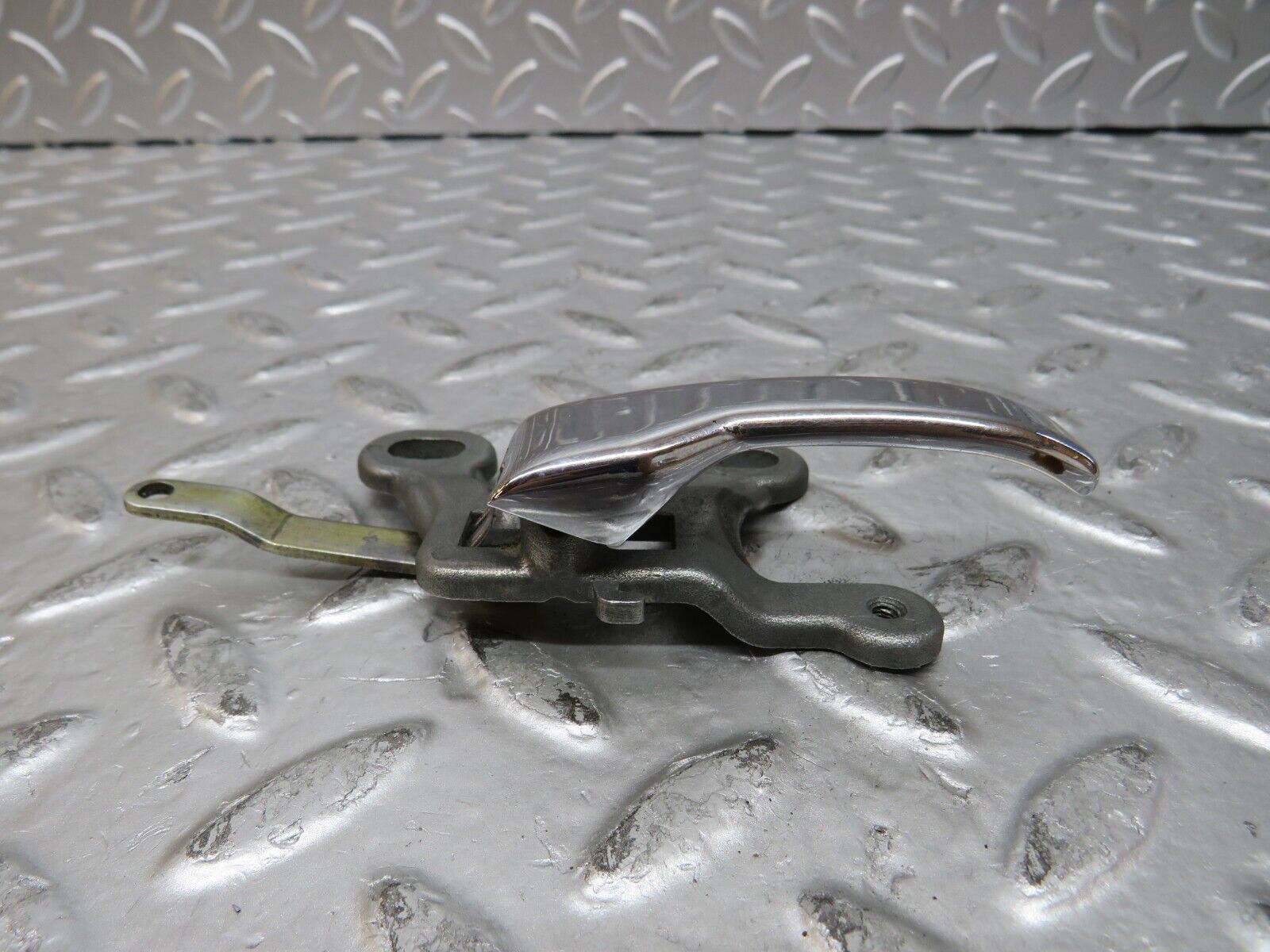 26809 Mercedes-Benz W123 240D Front Right Door Opener Door Handle Interior