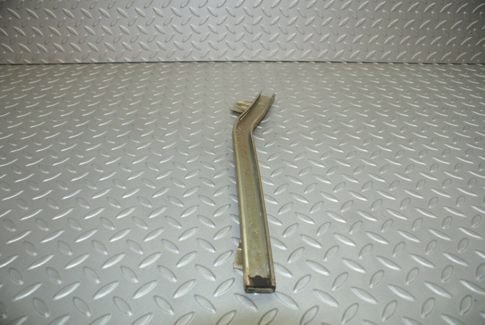 2992 Mercedes-Benz C123 280CE Coupe Rear Right Window Chanel