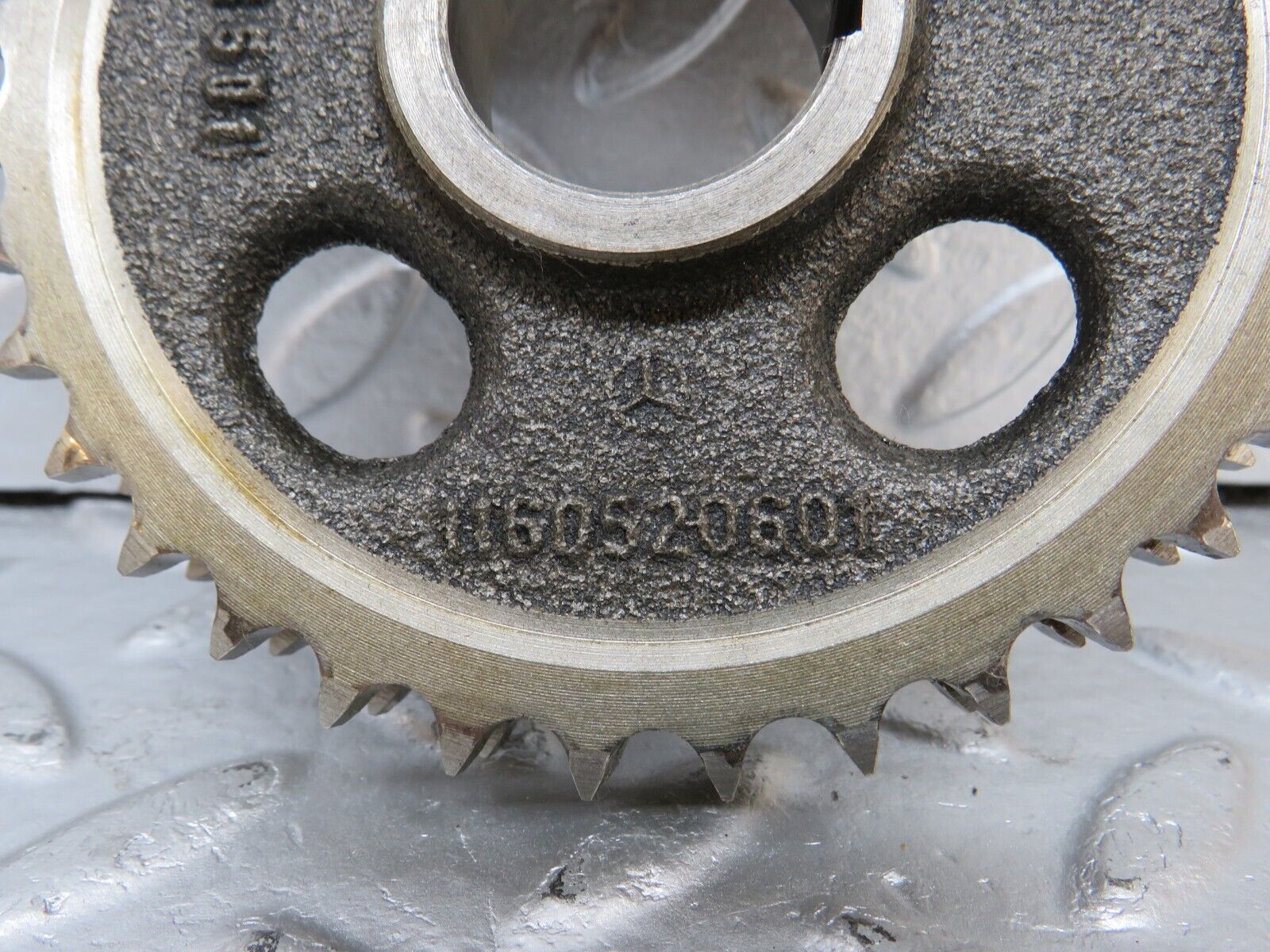 34518 Mercedes-Benz C126 380SEC Coupe Camshaft Timing Gear 1160520601
