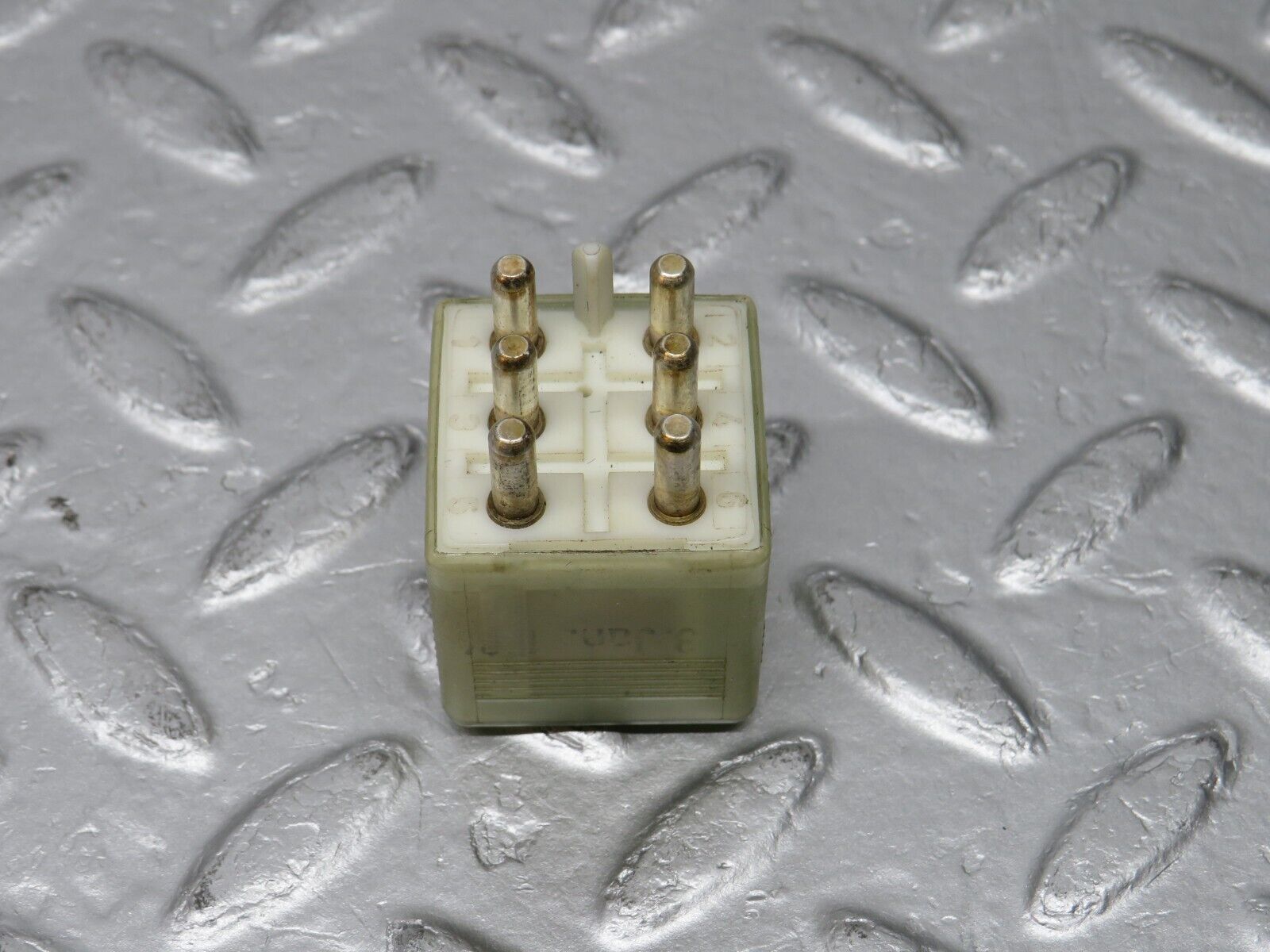 38537 Mercedes-Benz R129 280SL Coupe Door Window Control Relay 0015427819