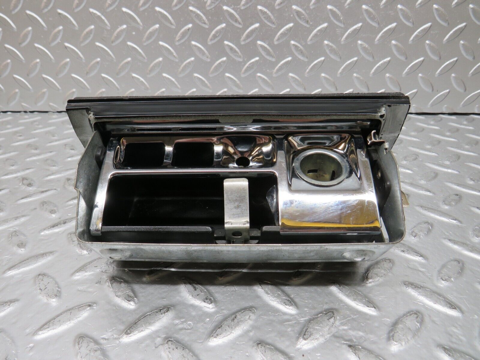 29729 Mercedes-Benz W123 230E Centre Console Ashtray