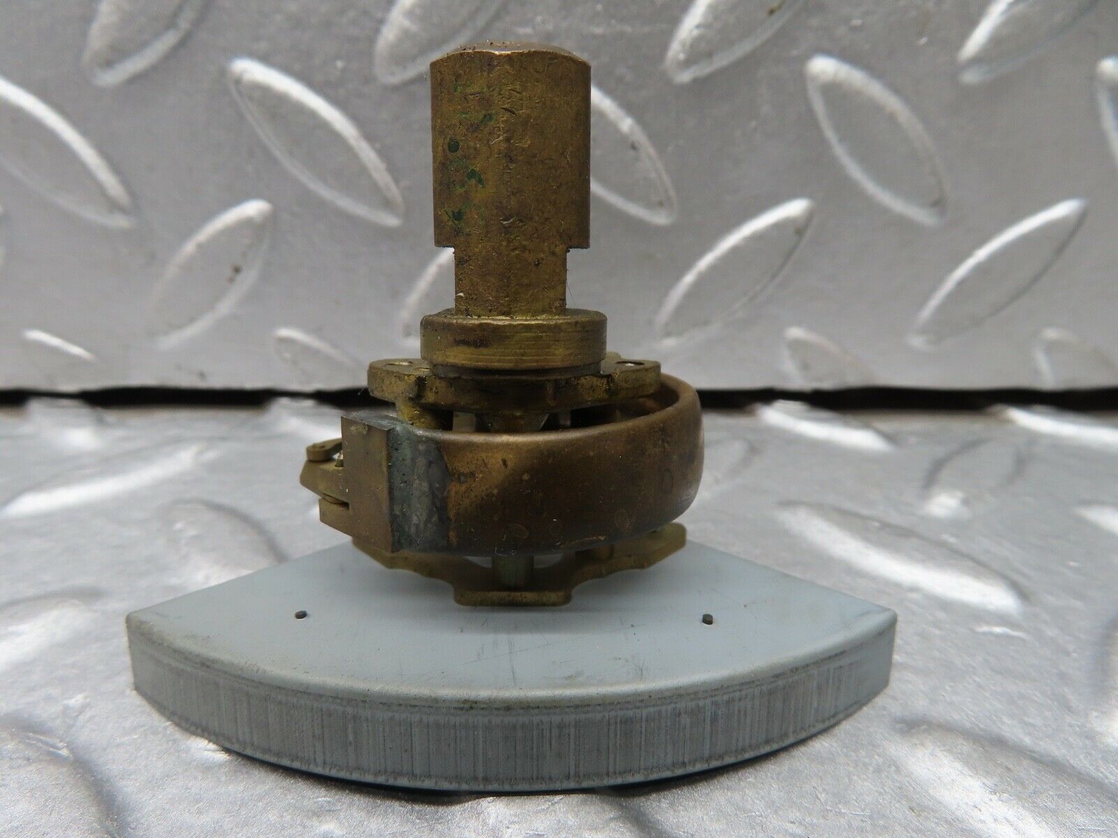 18350 Mercedes-Benz W115 Oil Pressure Gauge