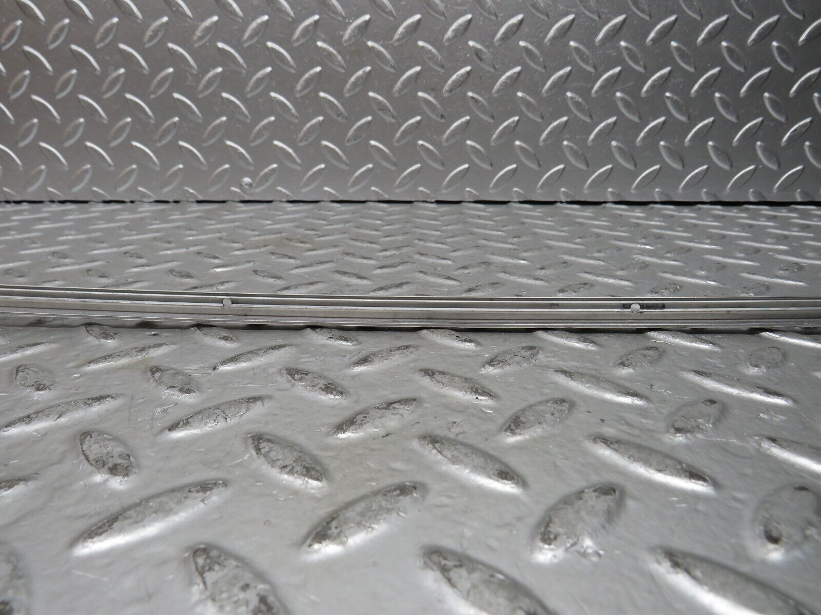 27734 Mercedes-Benz S124 300TE Wagon Sunroof Chrome Trim