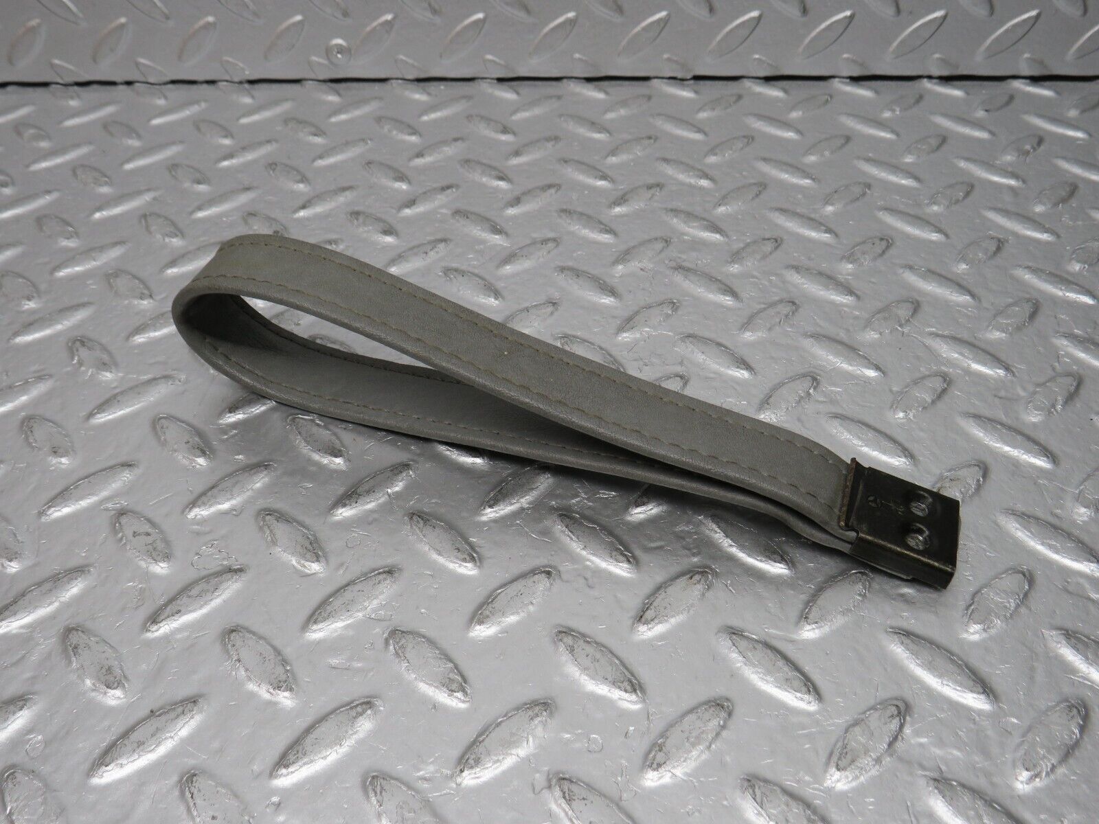 32564 Mercedes-Benz S124 300TE Wagon Tailgate Handle