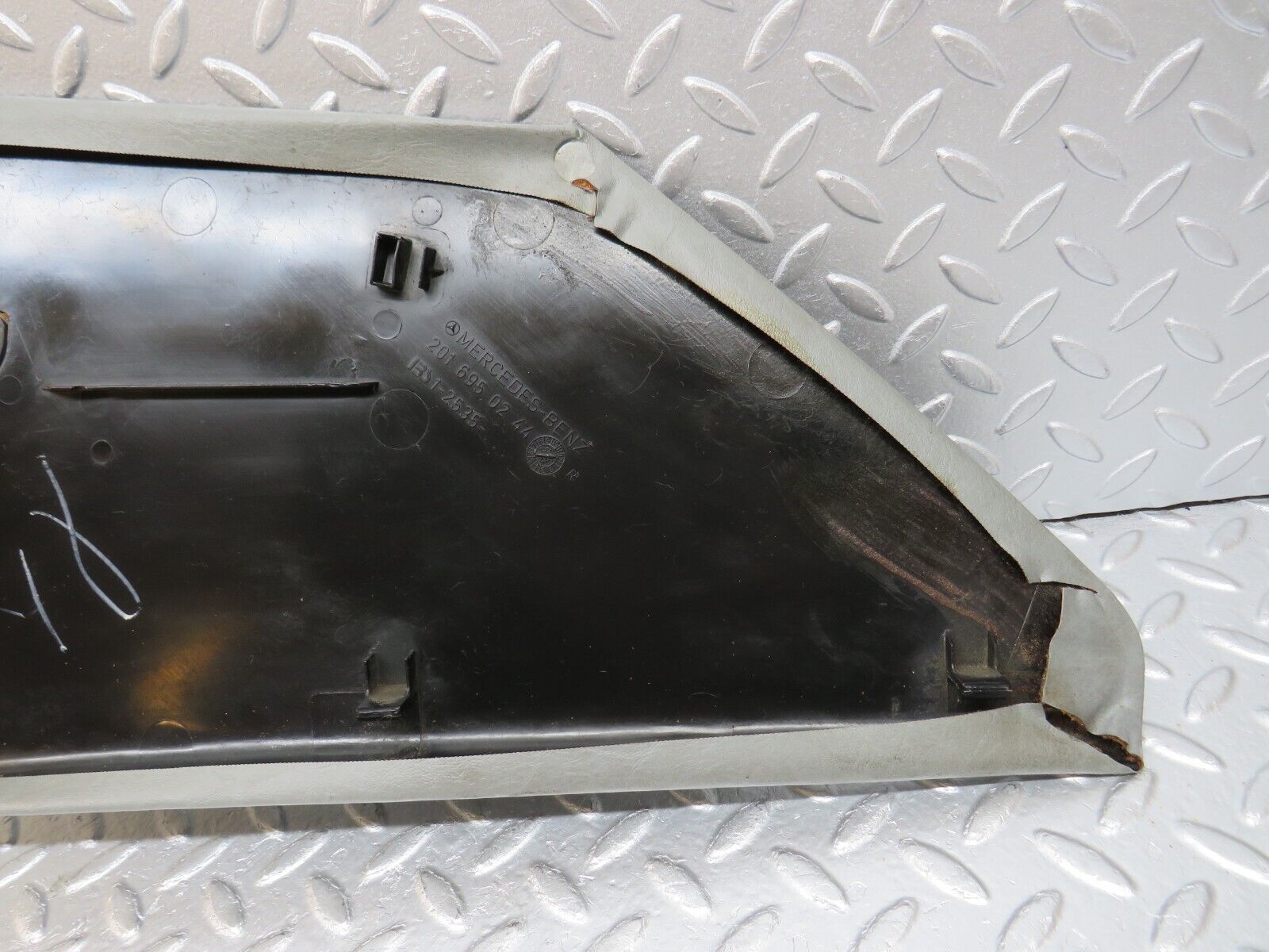 33576 Mercedes-Benz W201 190E 2.0L C Pillar Cover Trim Right Grey 2016950244