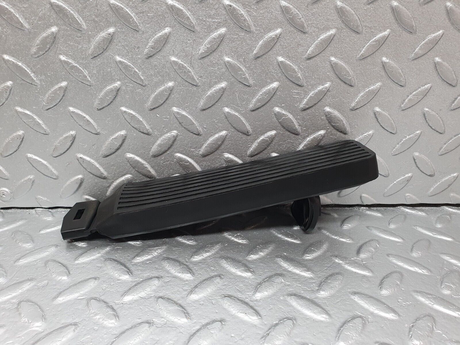 41485 Mercedes-Benz W124 200E Accelerator Pedal With Rubber 1263000504 1233010082