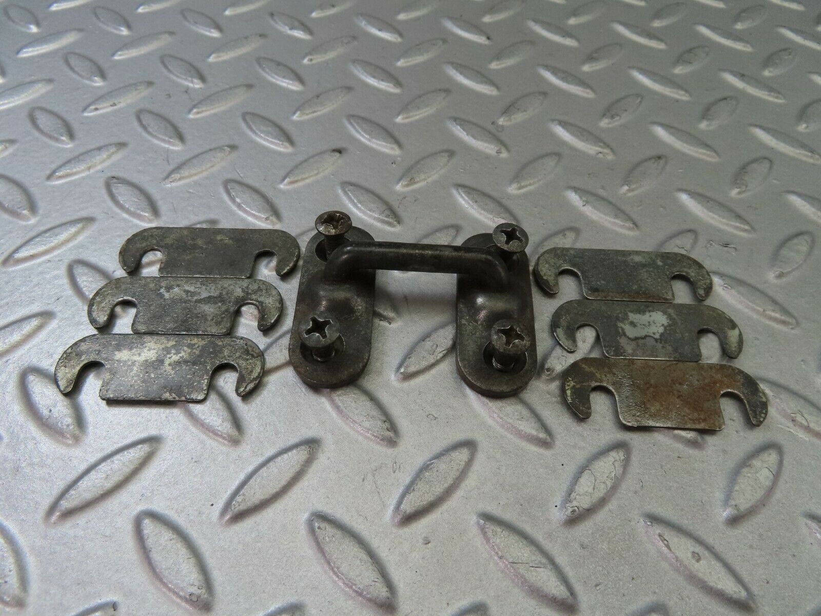 7665 Mercedes-Benz S123 230TE Wagon Trunk Latch Lock 1237400032