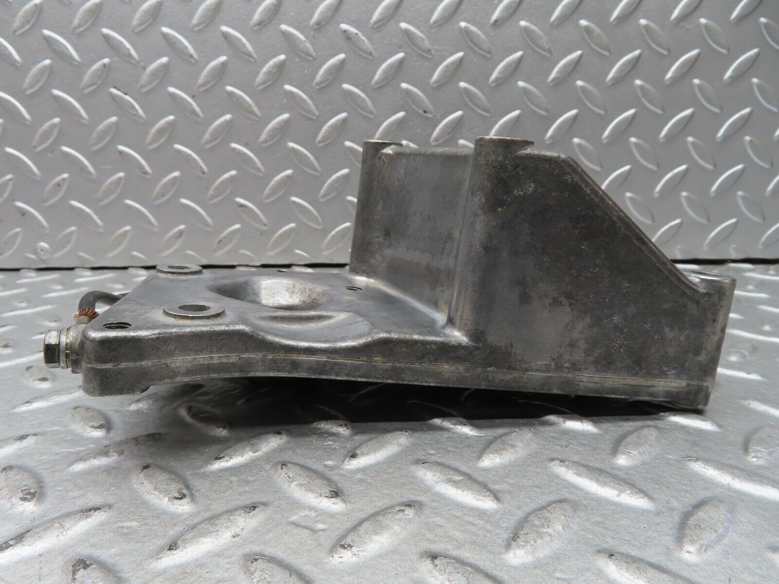 19538 Mercedes-Benz C140 CL420 Coupe Power Steering Pump Bracket 1192363030