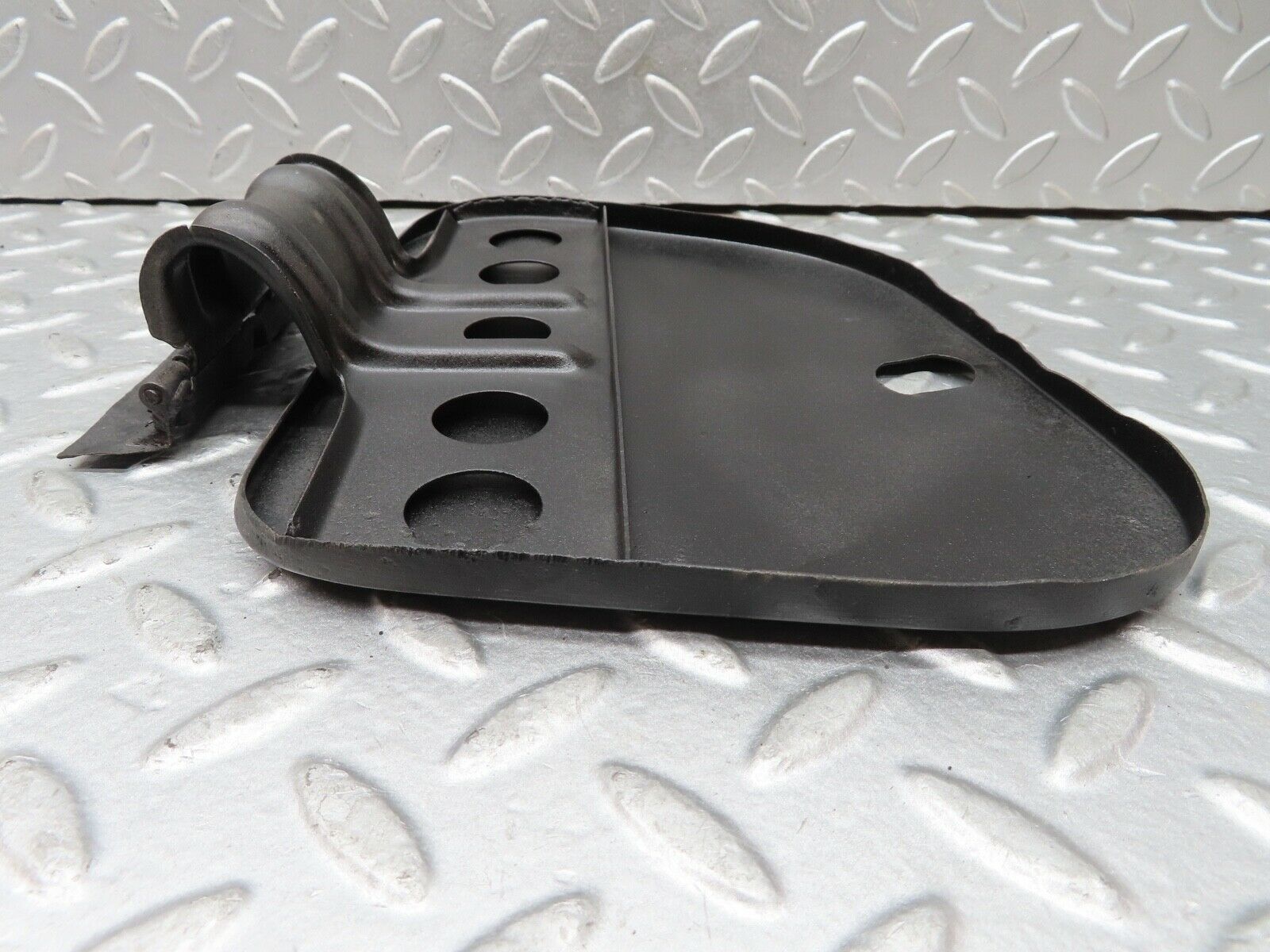 18718 Mercedes-Benz W120 W121 Ponton Fuel Tank Flap Cap