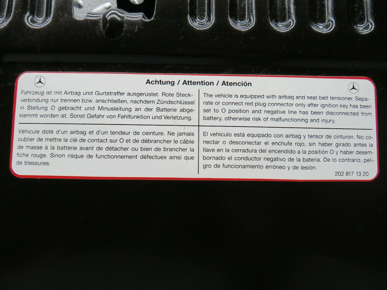 22339 Mercedes-Benz C124 E220 Coupe Front Right Floor Relay Cover 2028171320