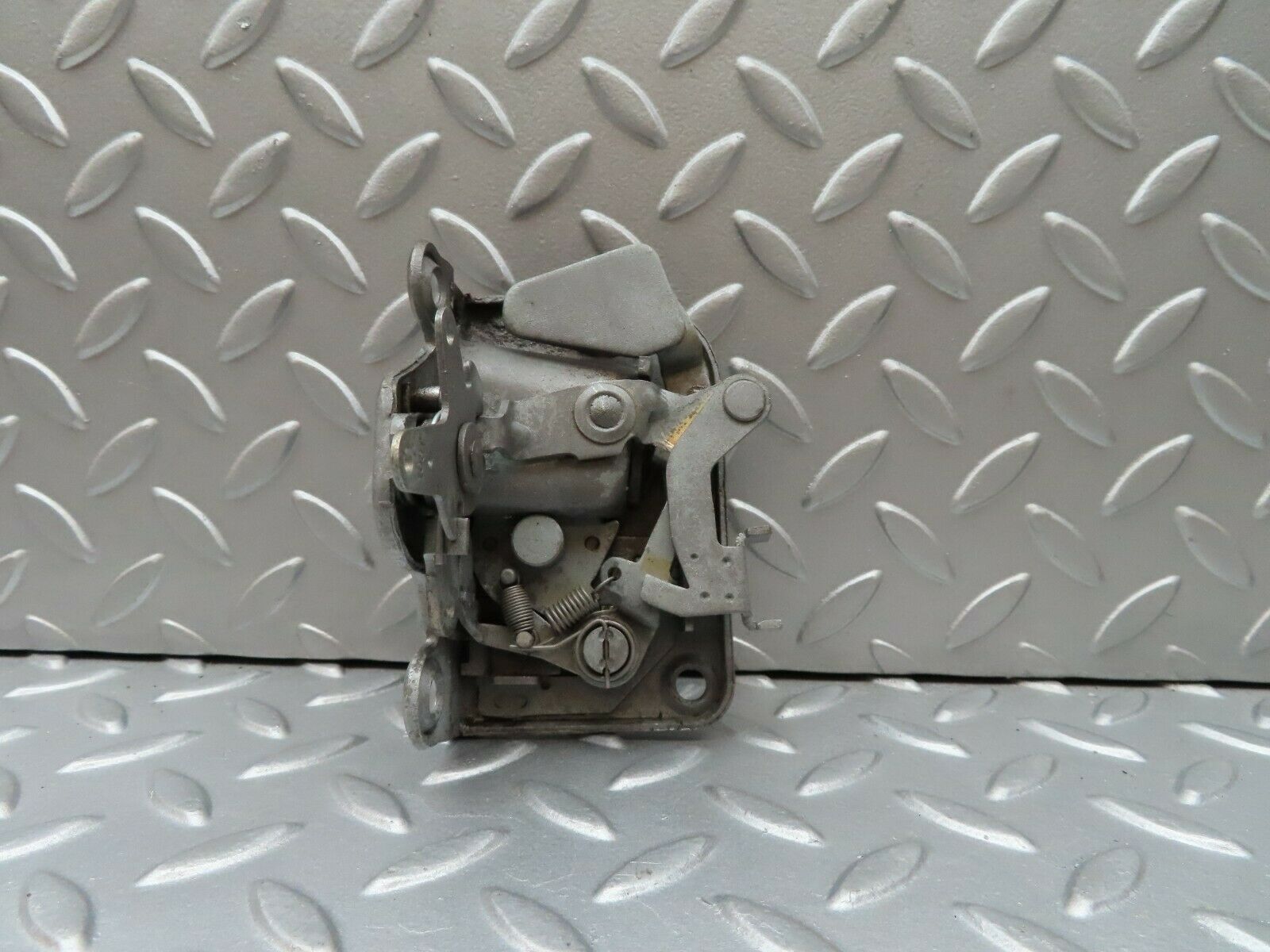 3569 Mercedes-Benz W108 280SE Rear Left Door Lock Mechanism