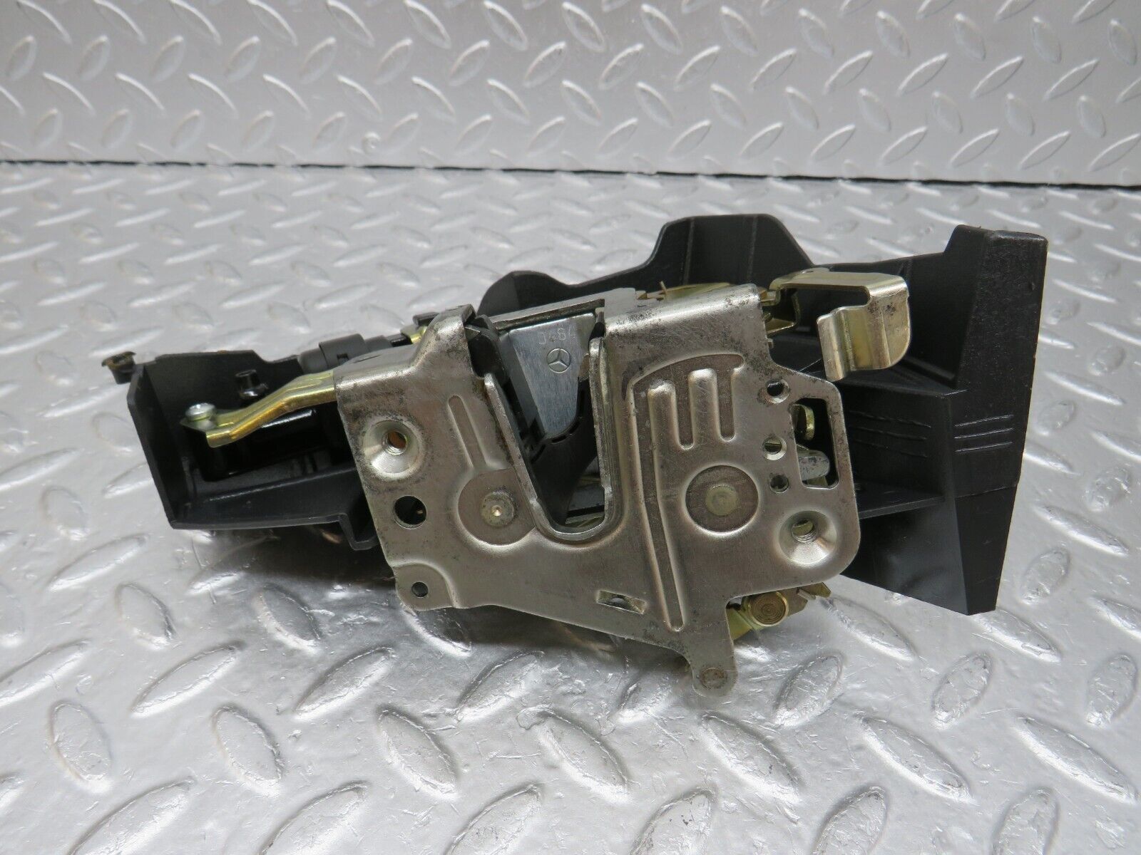 34706 Mercedes-Benz W210 320E Rear Right Door Lock Mechanism 2027300635