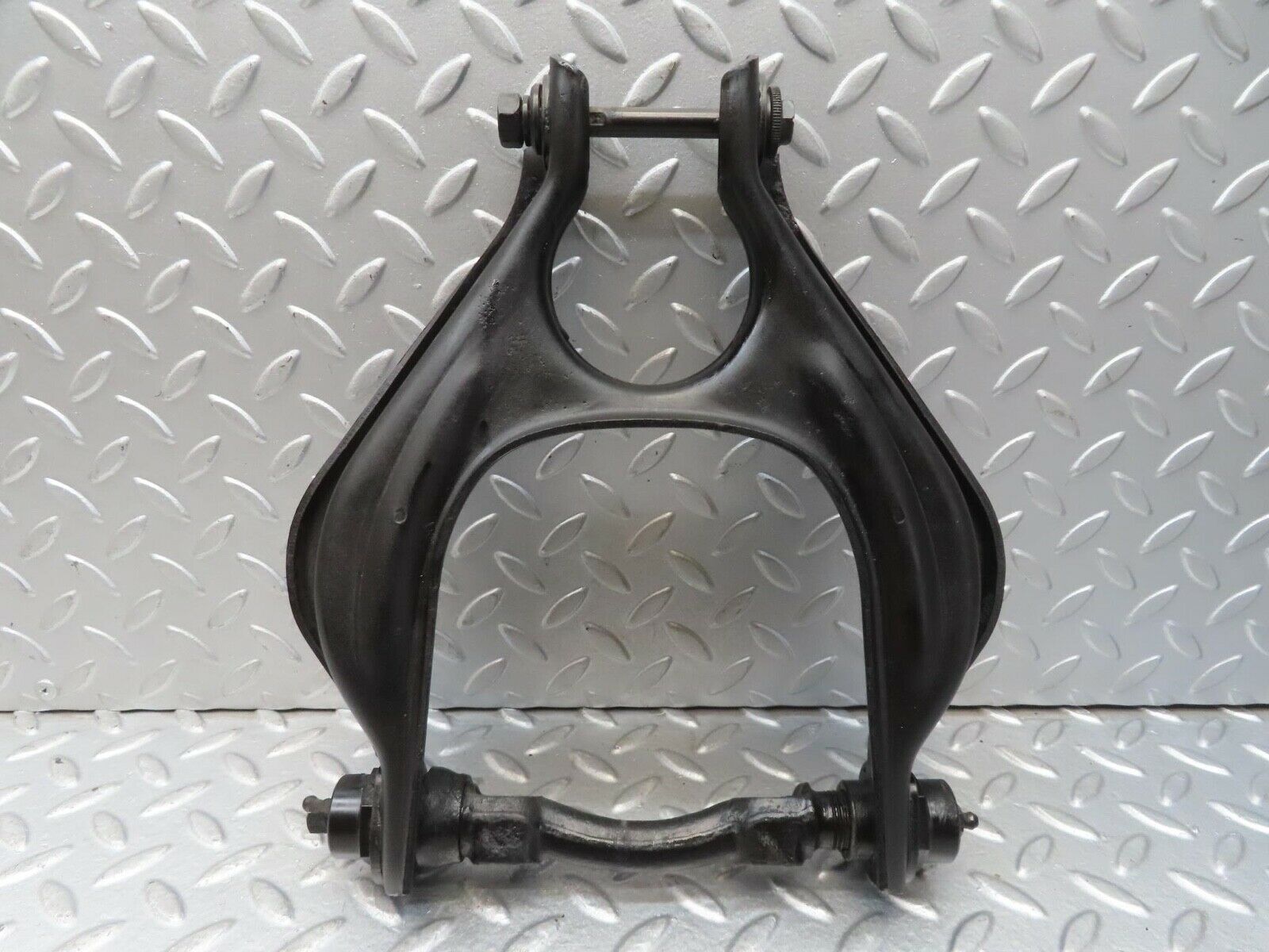 13428 Mercedes-Benz W111 220S Front Left Upper Control Arm