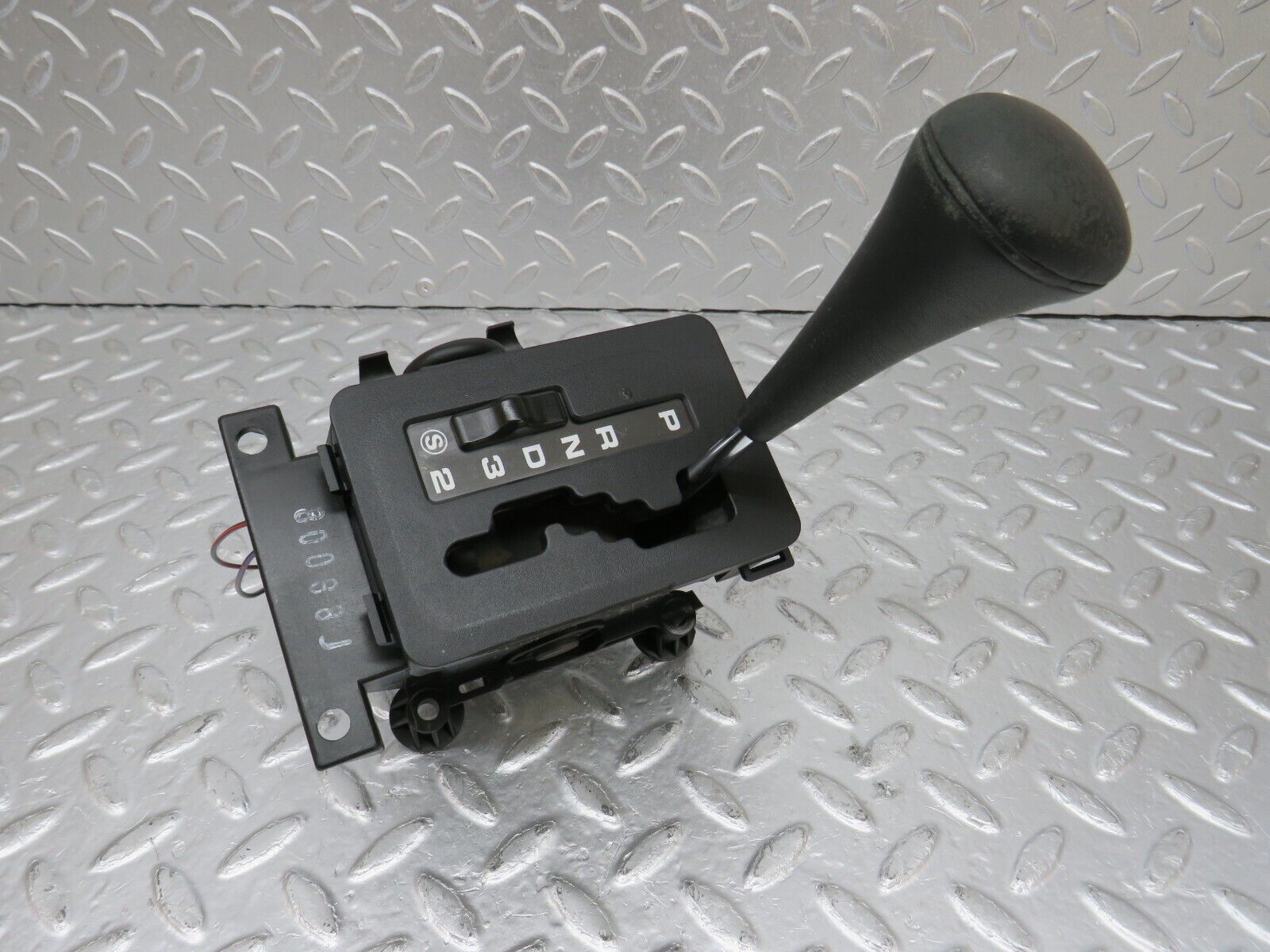 33720 Mercedes-Benz W201 190E 2.0L Automatic Gear Shift Selector 1242670405