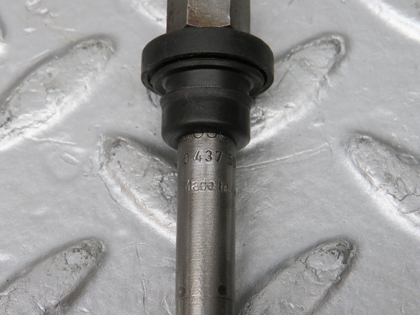 32706 Mercedes-Benz S124 300TE Wagon Fuel Injector Bosch 0437502010